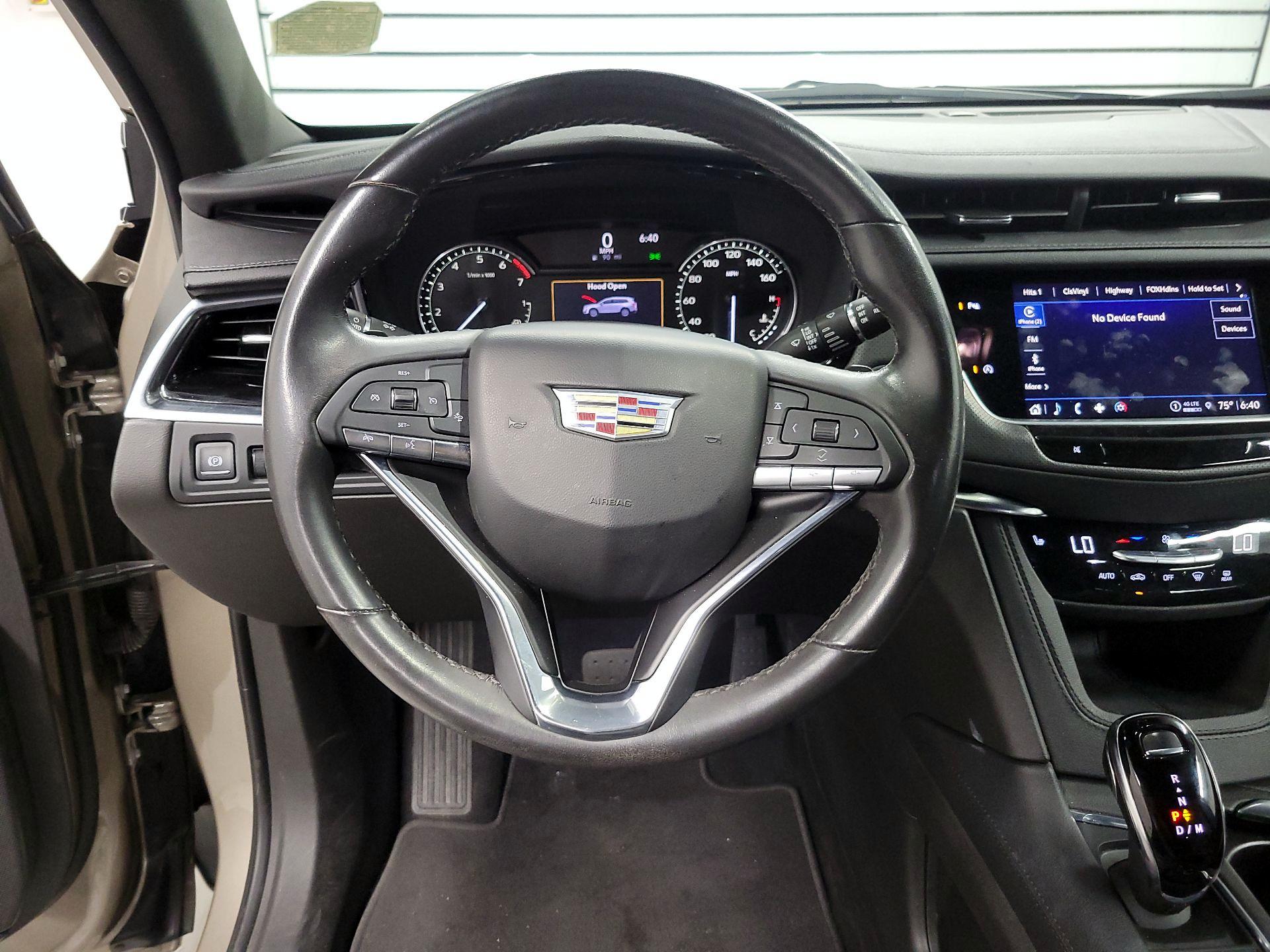 Thumbnail: 2022 Cadillac XT6 - 10