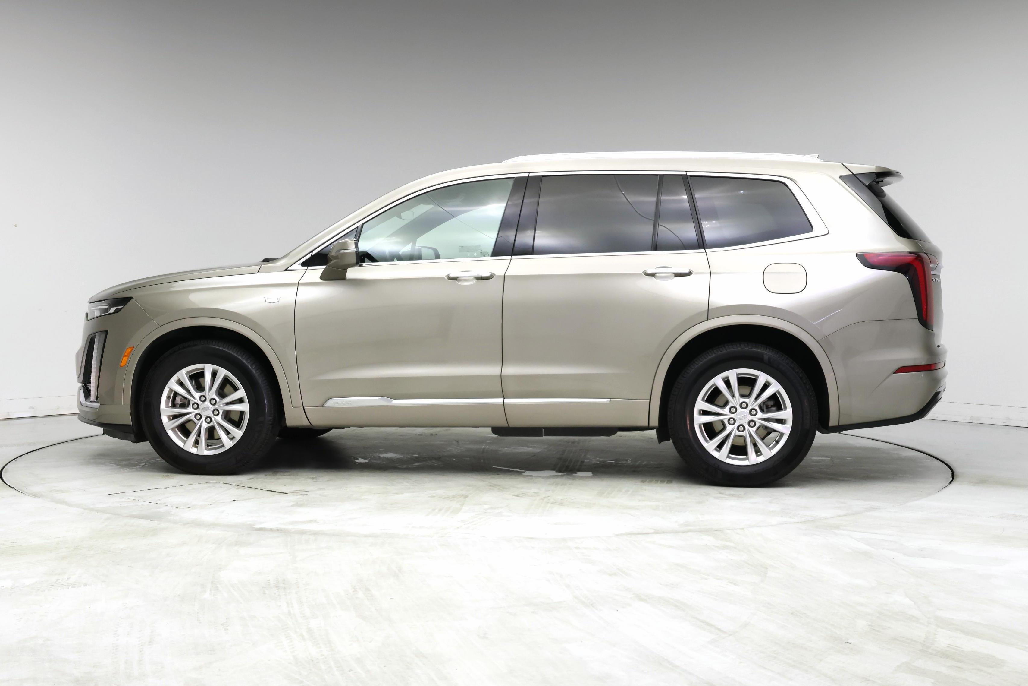 Thumbnail: 2022 Cadillac XT6 - 3