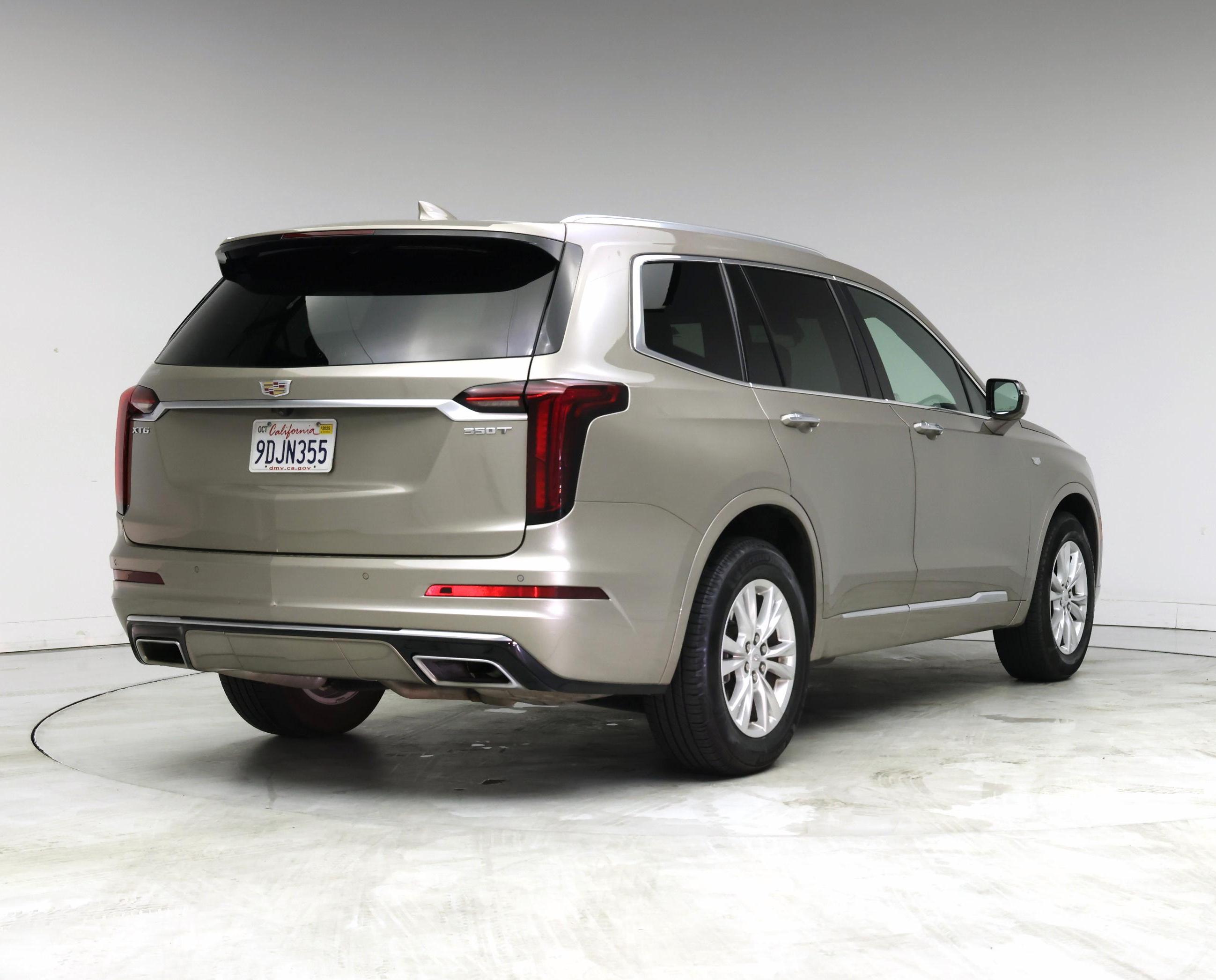 Thumbnail: 2022 Cadillac XT6 - 8