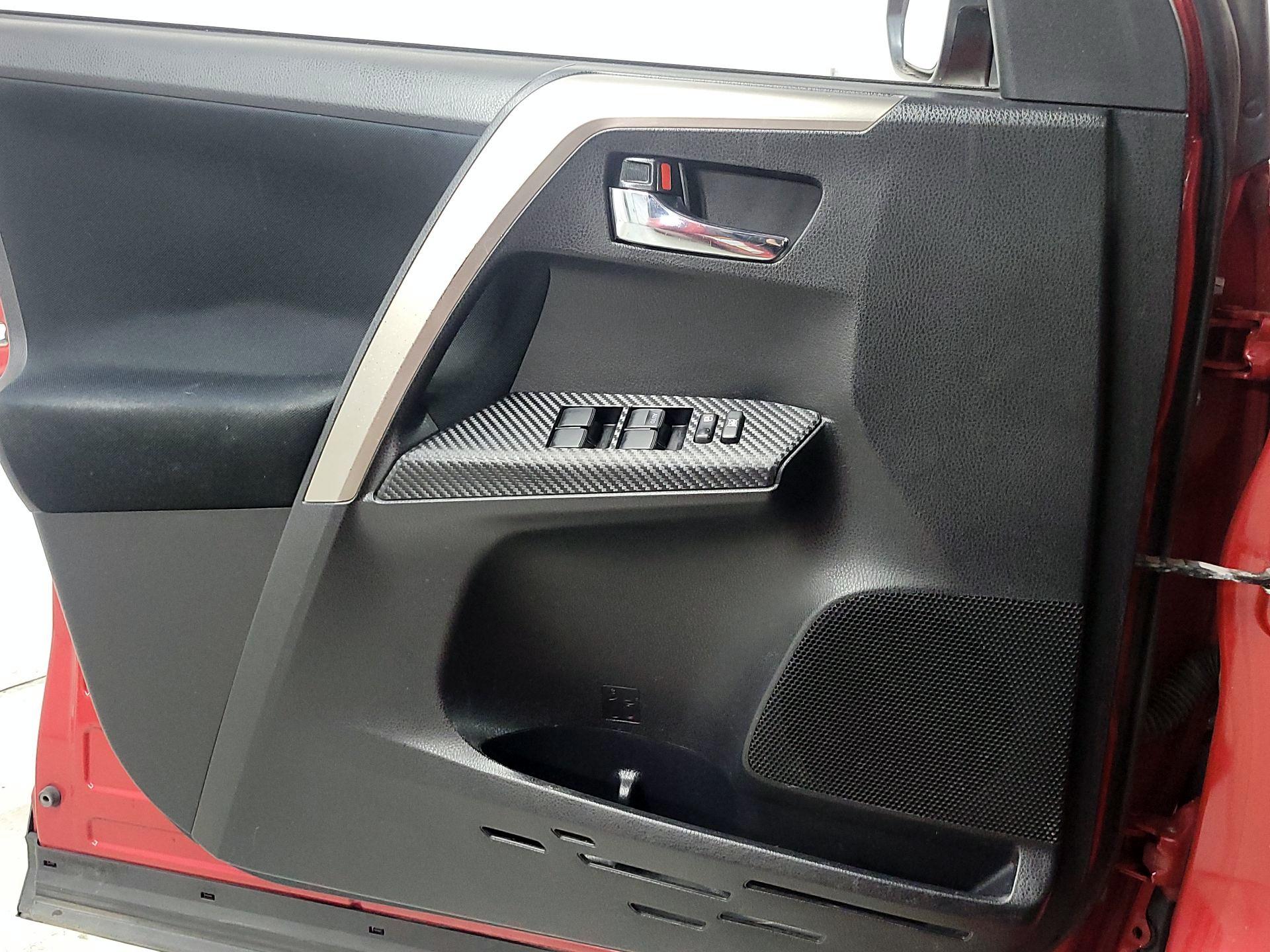 Thumbnail: 2014 Toyota RAV4 - 12