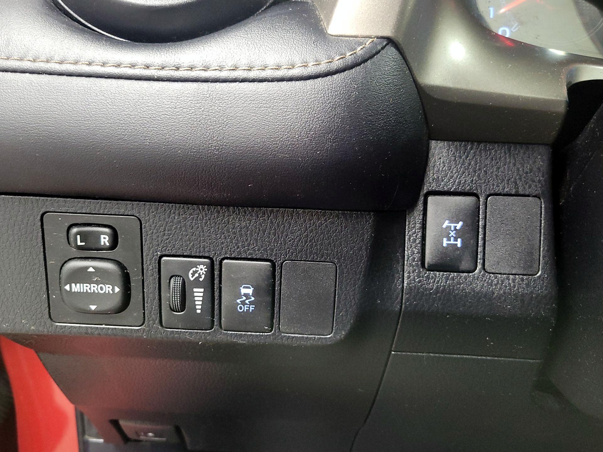 Thumbnail: 2014 Toyota RAV4 - 13