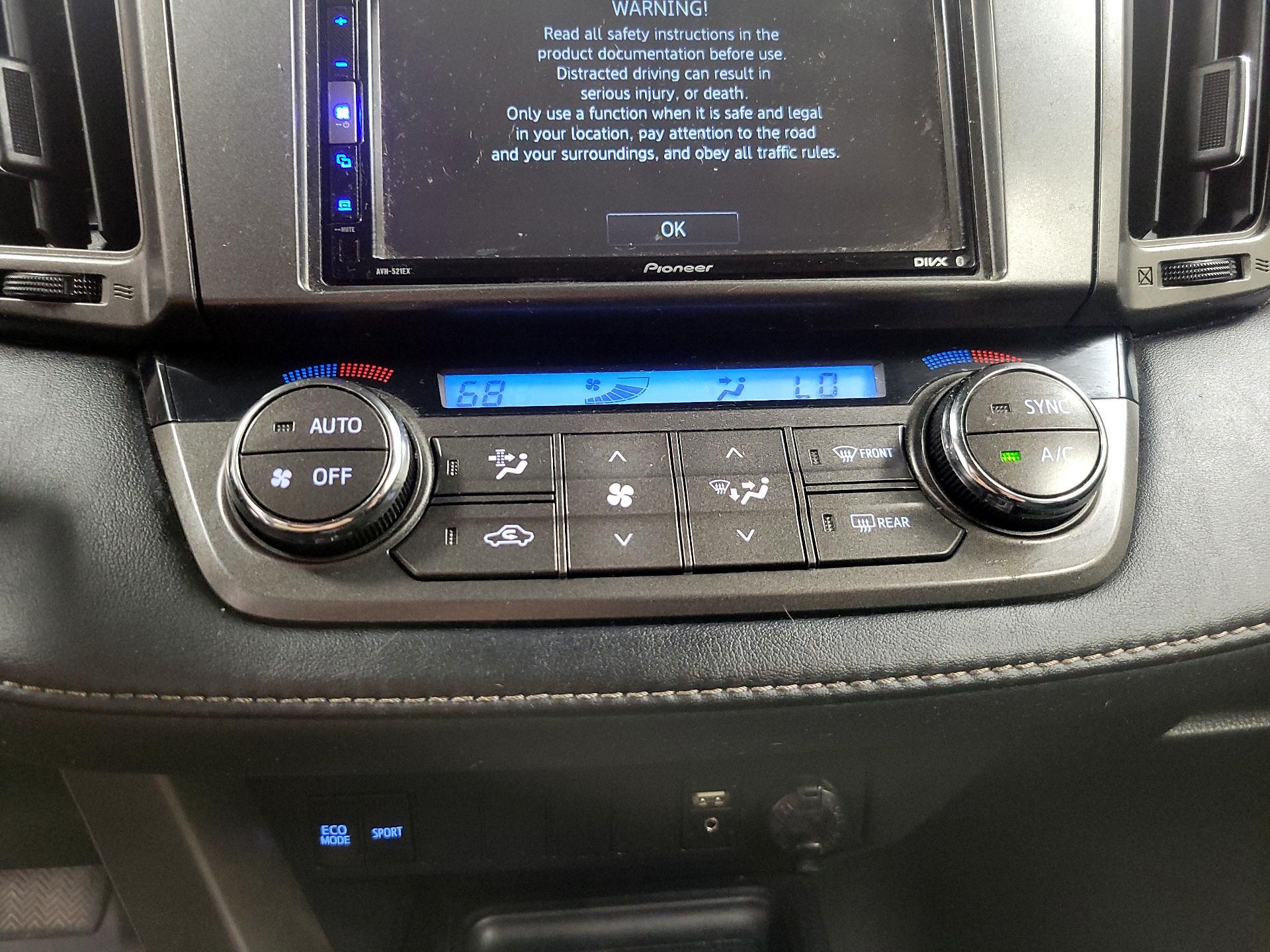 Thumbnail: 2014 Toyota RAV4 - 16
