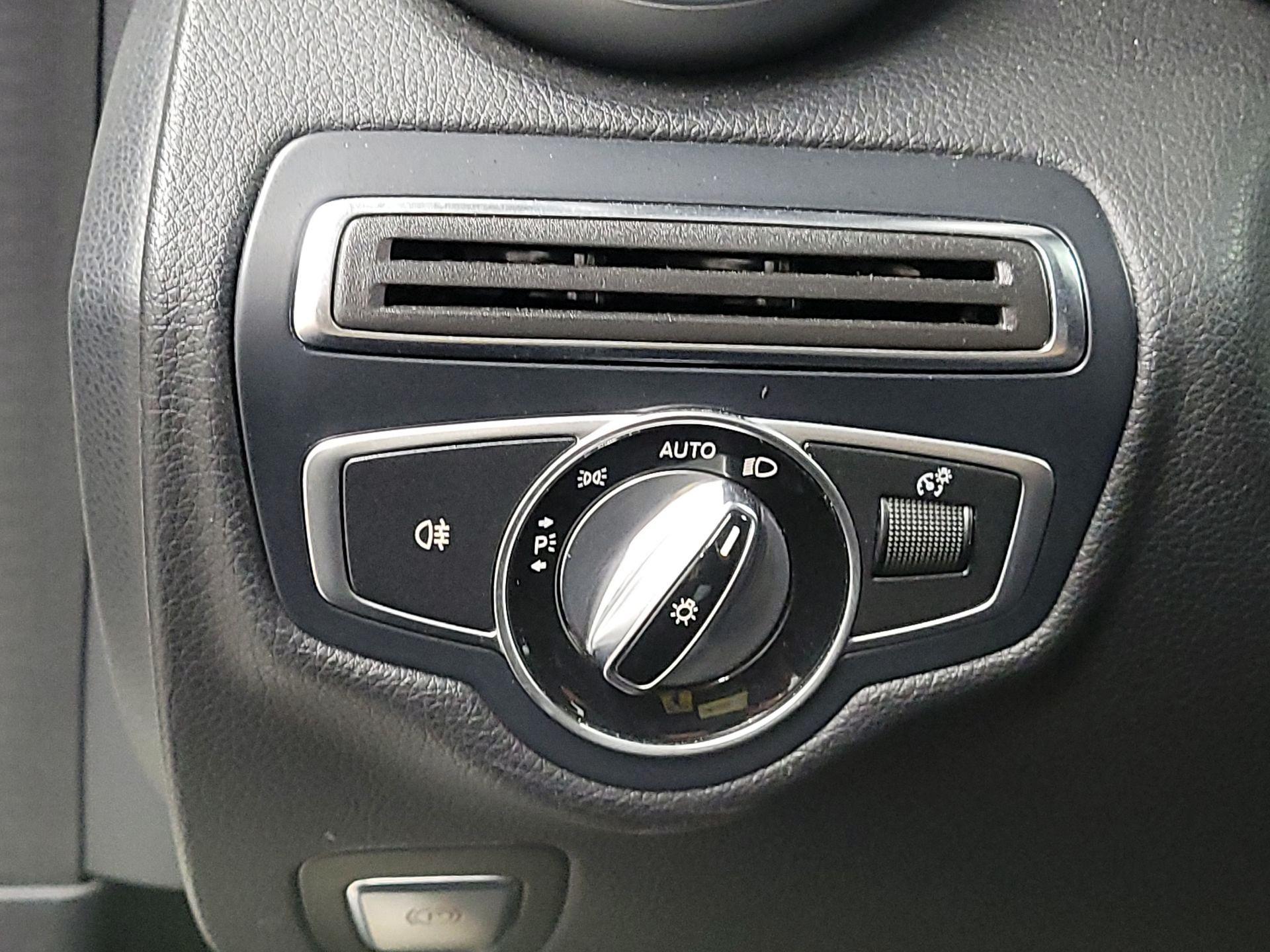 Thumbnail: 2016 Mercedes-Benz C-Class - 13