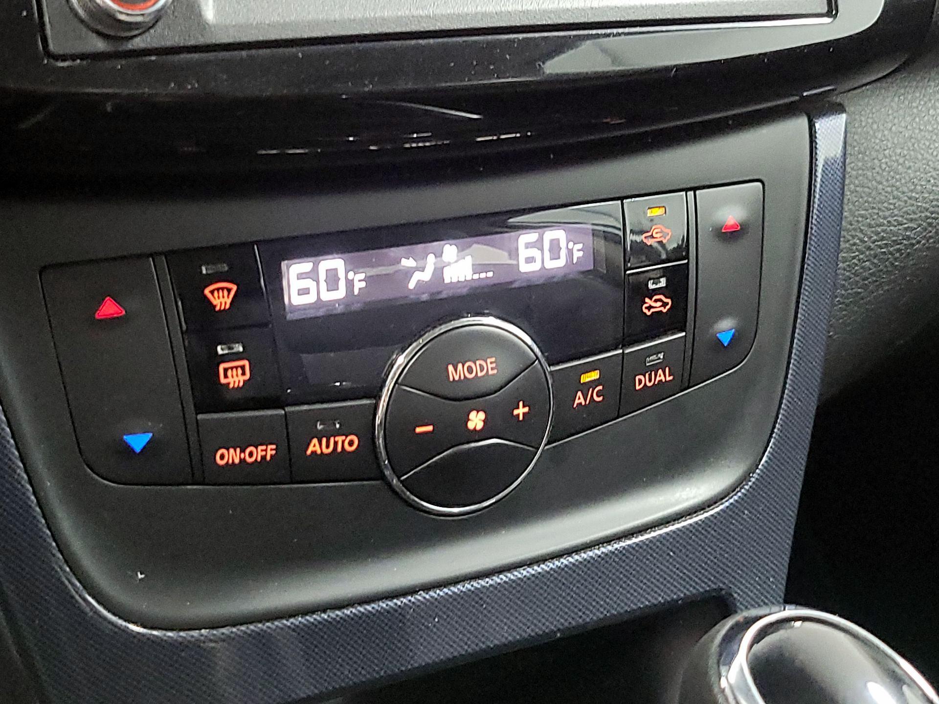 Thumbnail: 2019 Nissan Sentra - 16