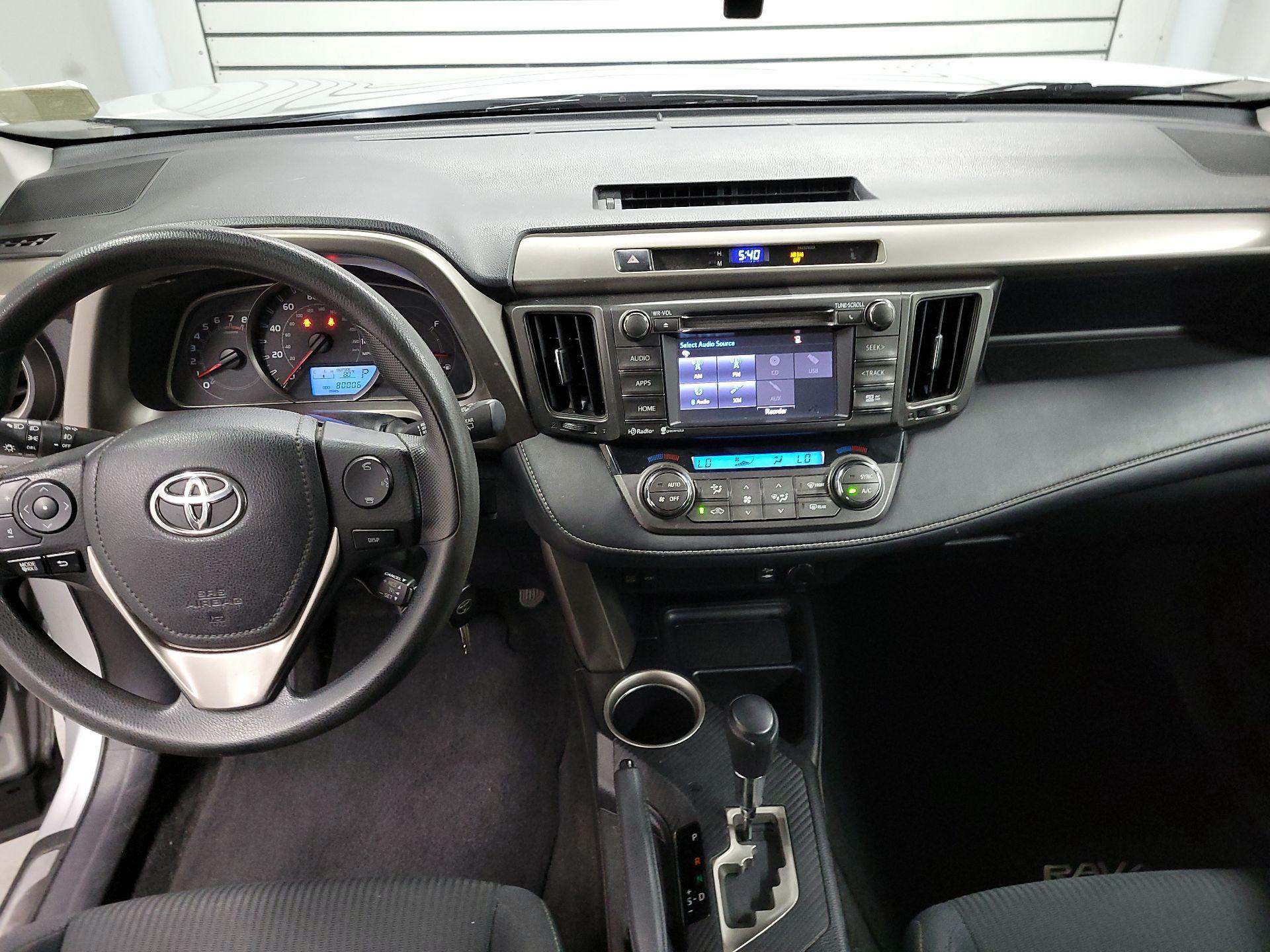 Thumbnail: 2015 Toyota RAV4 - 9