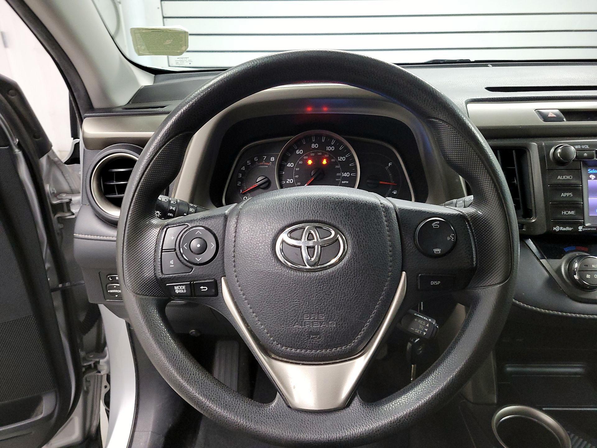 Thumbnail: 2015 Toyota RAV4 - 10