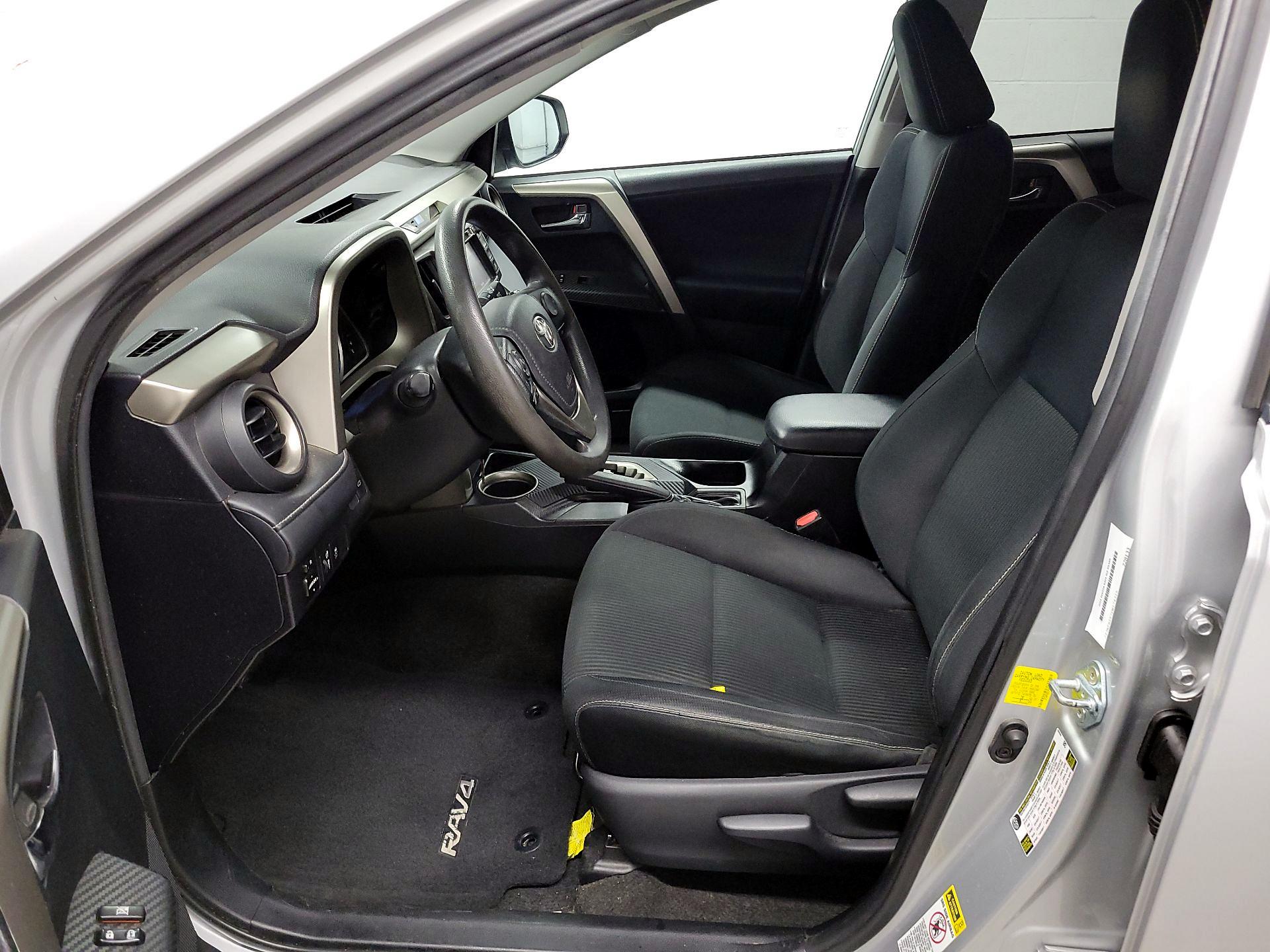 Thumbnail: 2015 Toyota RAV4 - 11