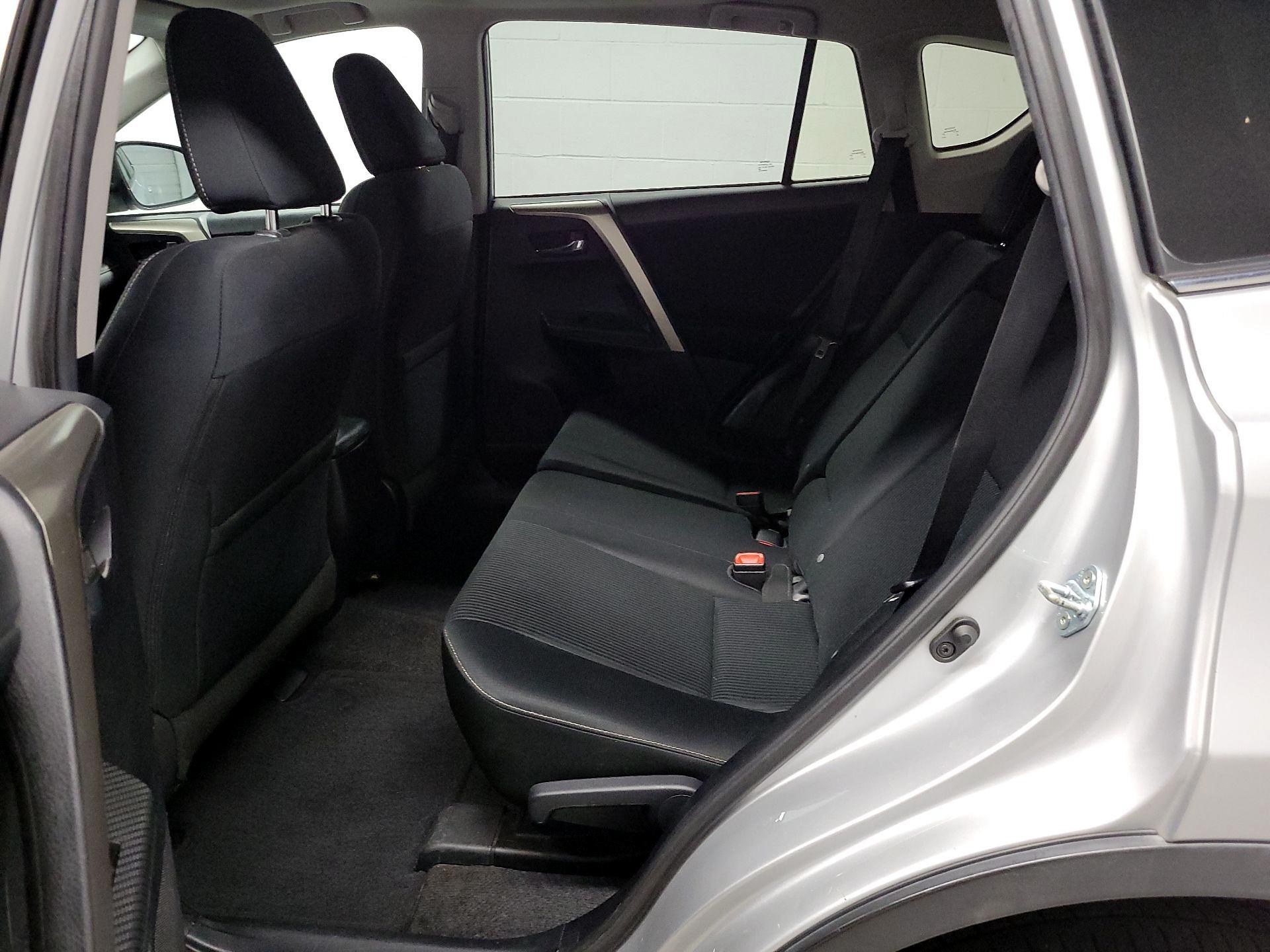 Thumbnail: 2015 Toyota RAV4 - 17
