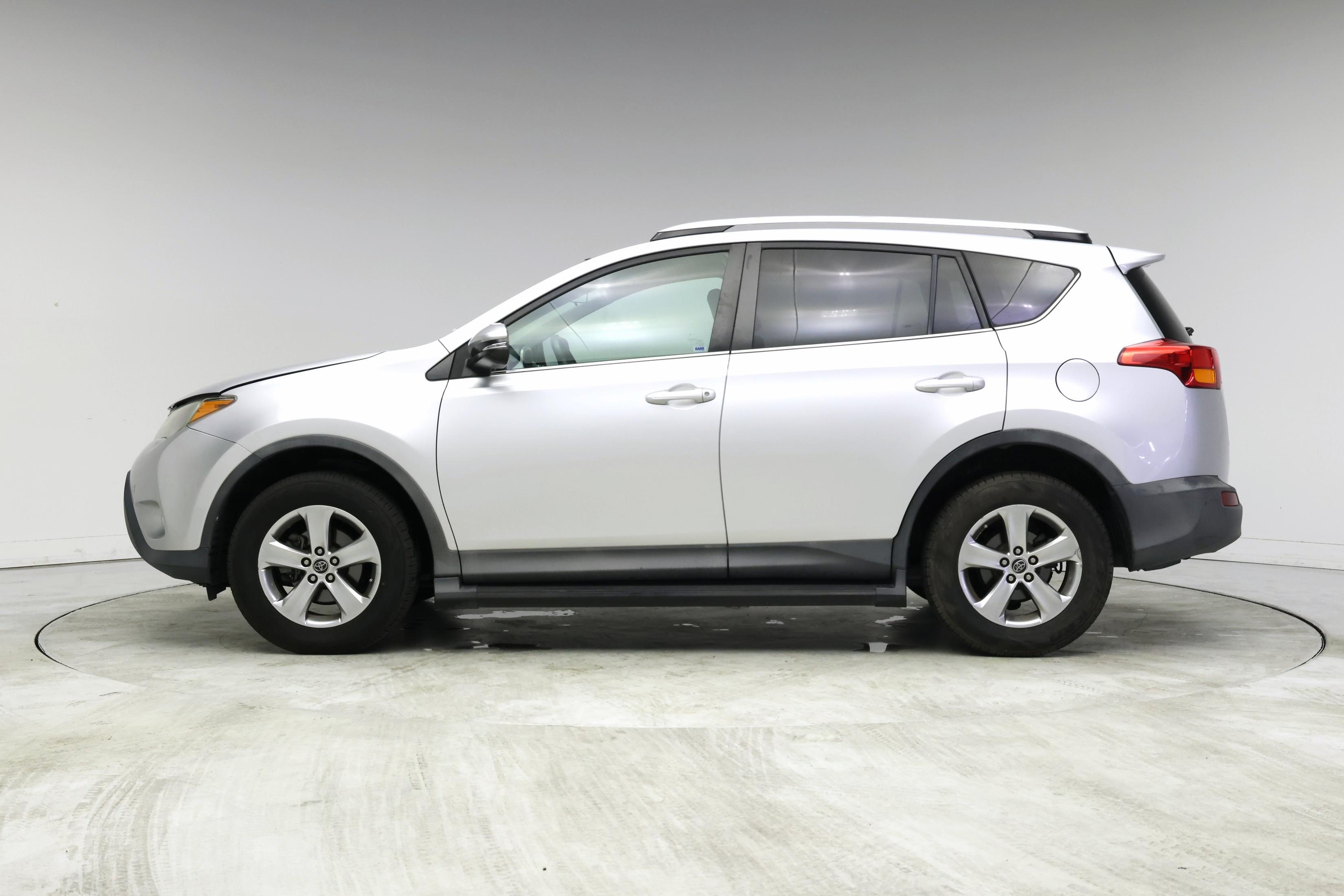 Thumbnail: 2015 Toyota RAV4 - 3