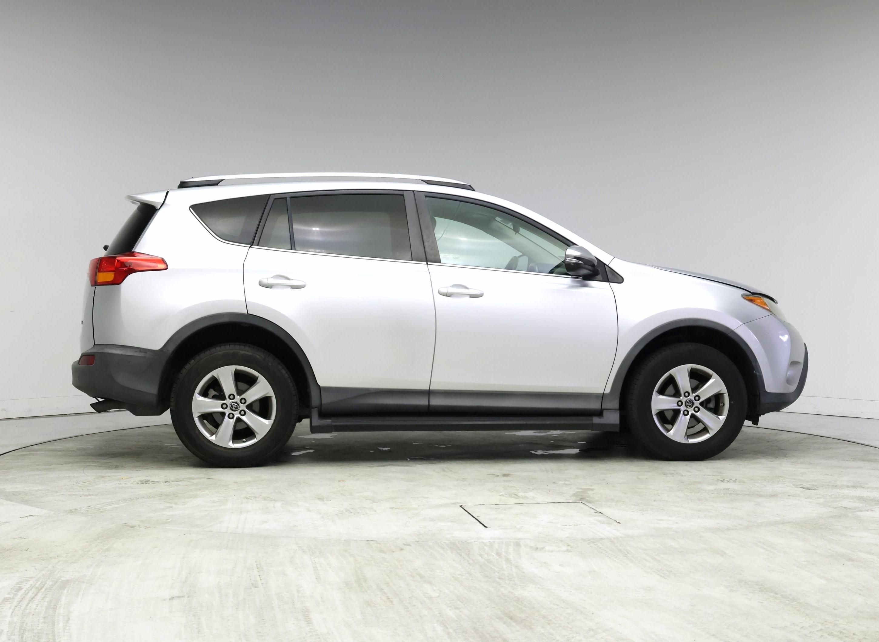 Thumbnail: 2015 Toyota RAV4 - 7