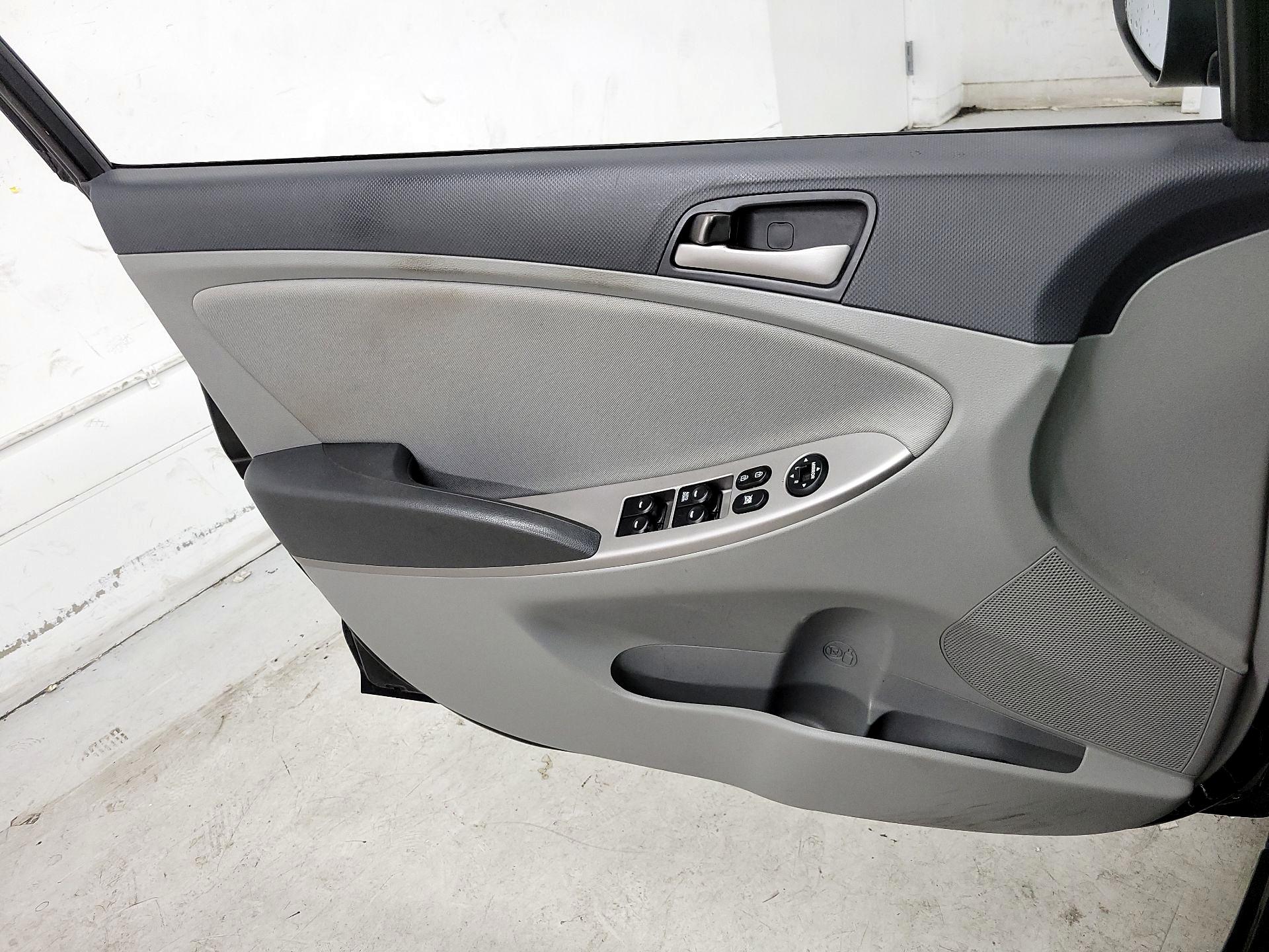 Thumbnail: 2016 Hyundai Accent - 12