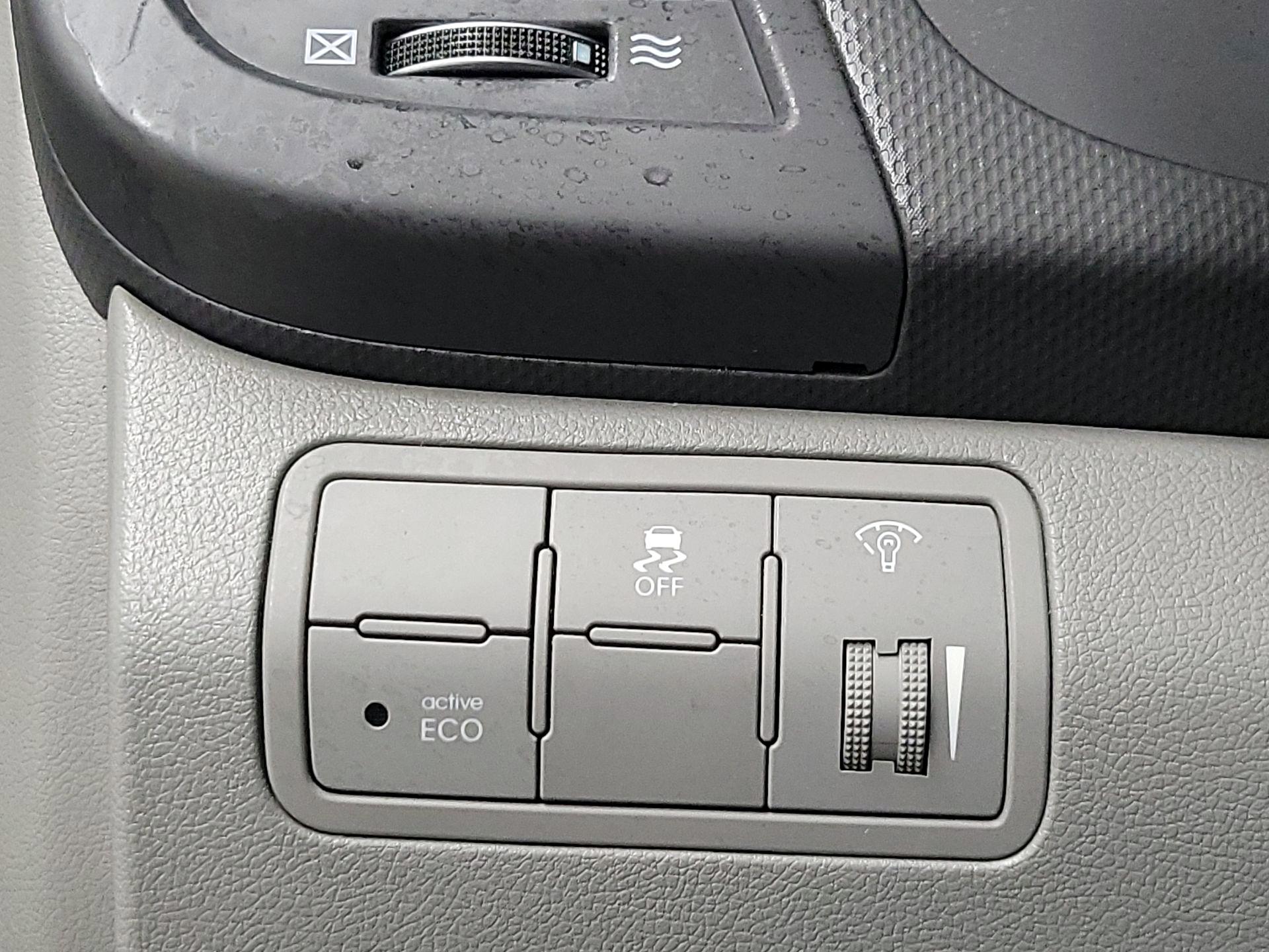 Thumbnail: 2016 Hyundai Accent - 13