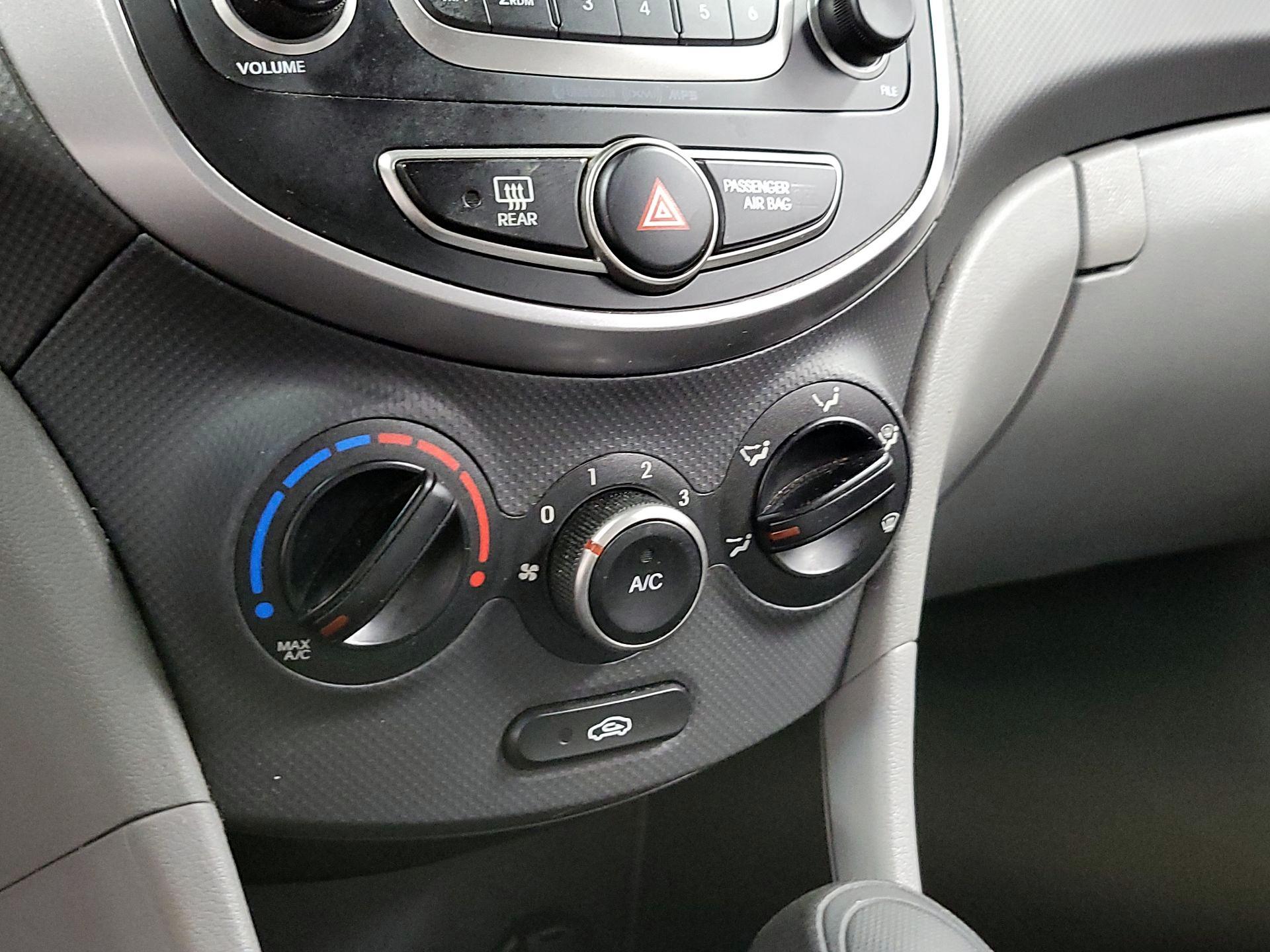 Thumbnail: 2016 Hyundai Accent - 15