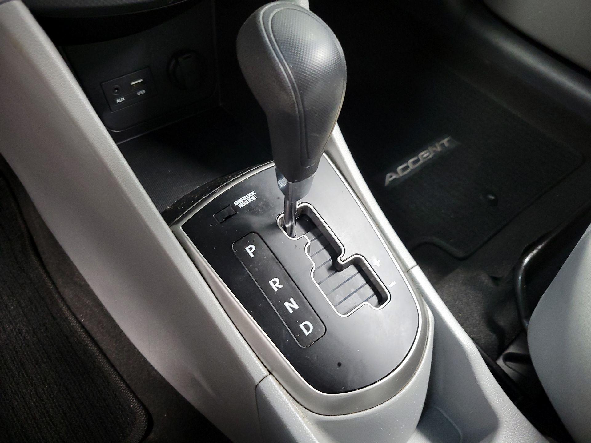 Thumbnail: 2016 Hyundai Accent - 16