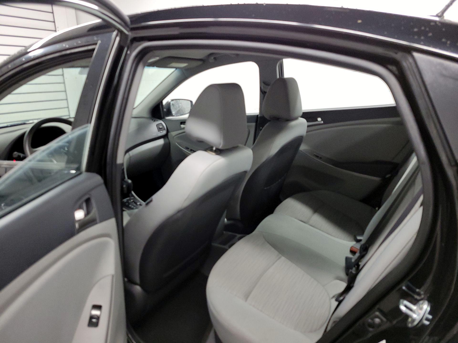 Thumbnail: 2016 Hyundai Accent - 17