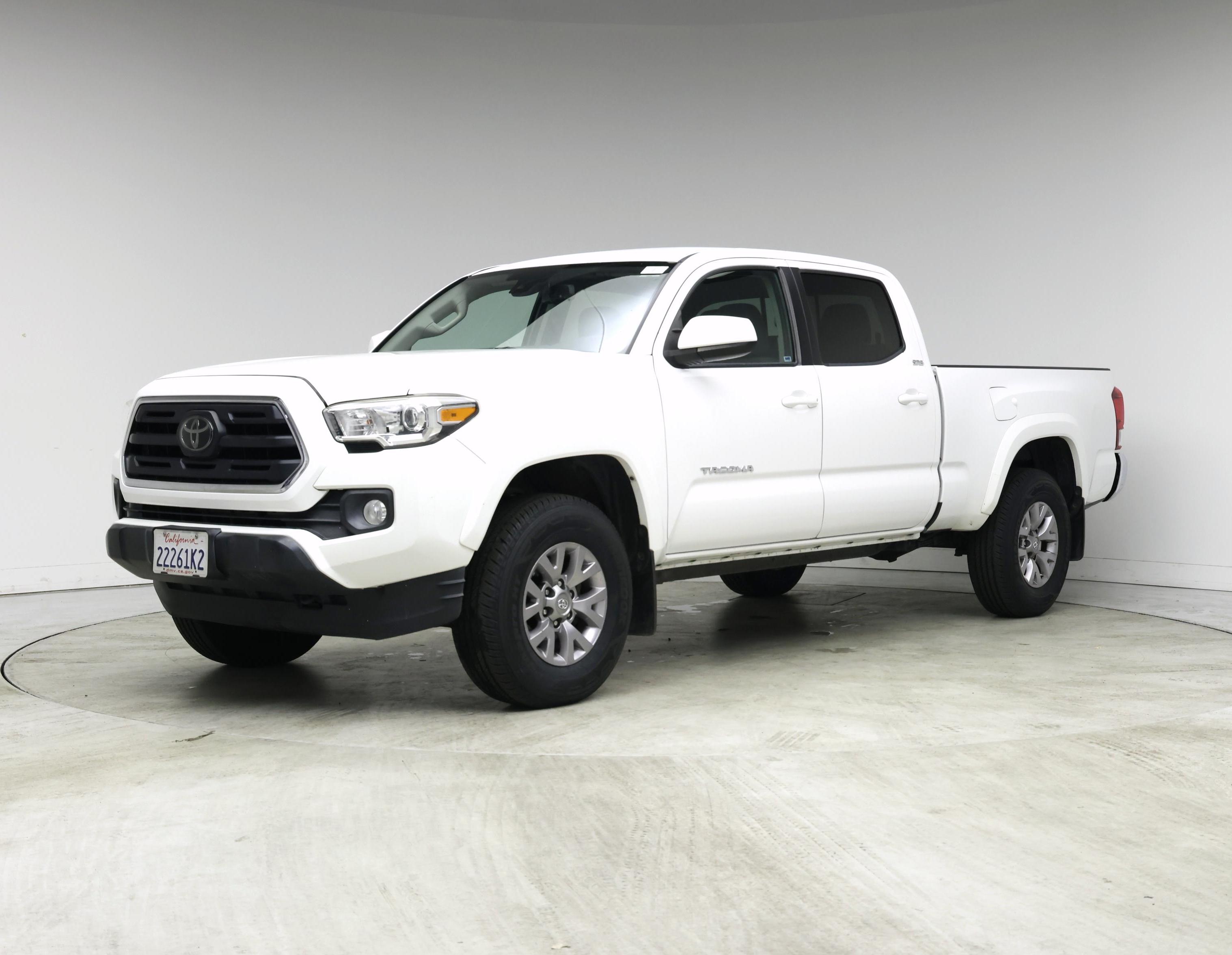 Thumbnail: 2018 Toyota Tacoma - 4