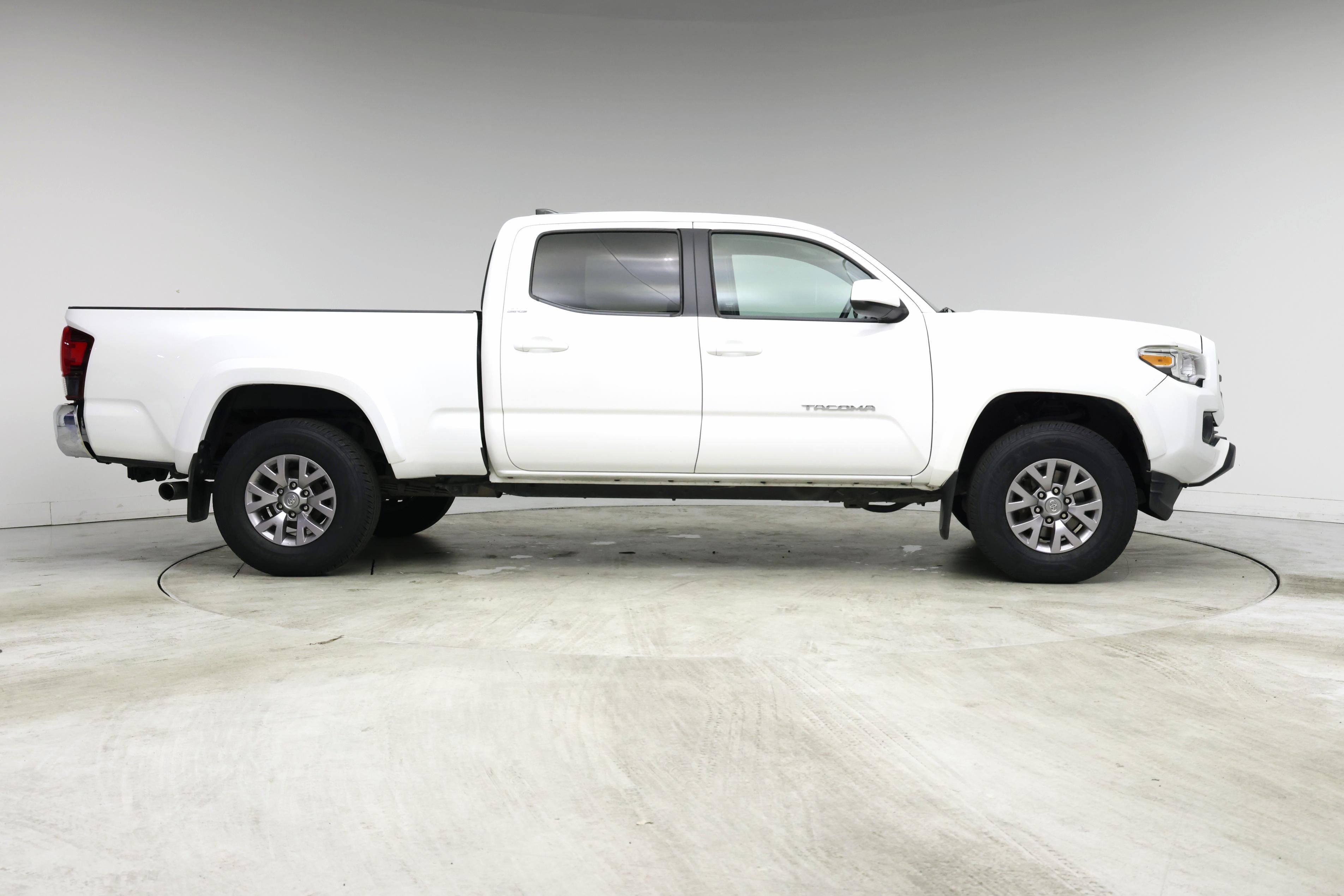 Thumbnail: 2018 Toyota Tacoma - 7