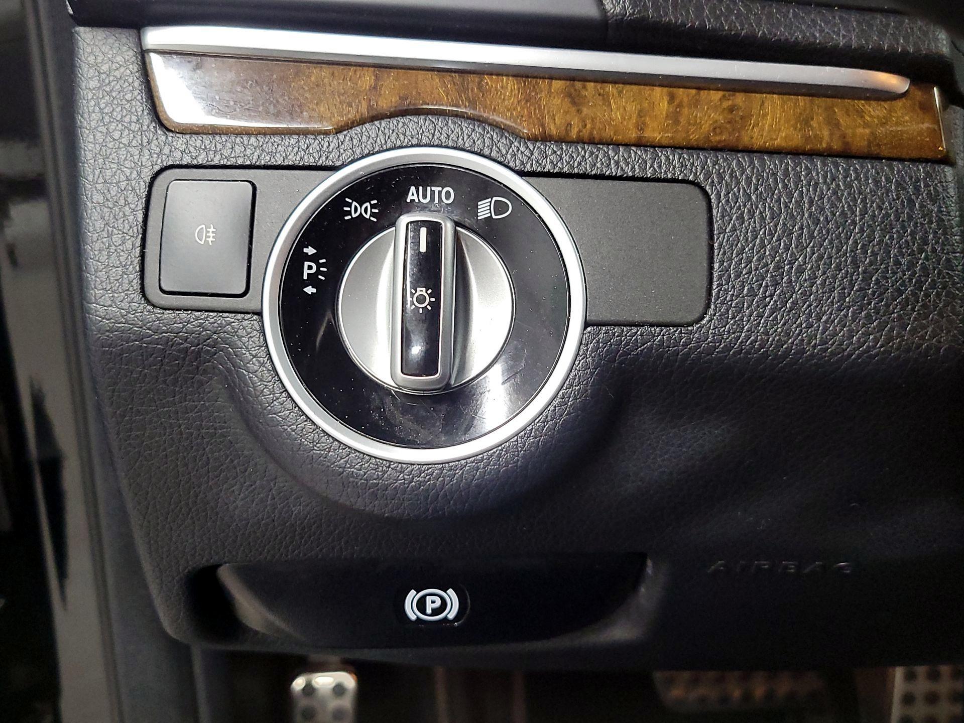 Thumbnail: 2015 Mercedes-Benz E-Class - 13