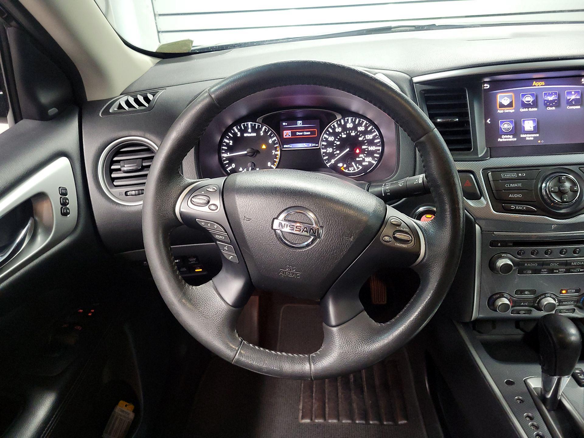 Thumbnail: 2017 Nissan Pathfinder - 10