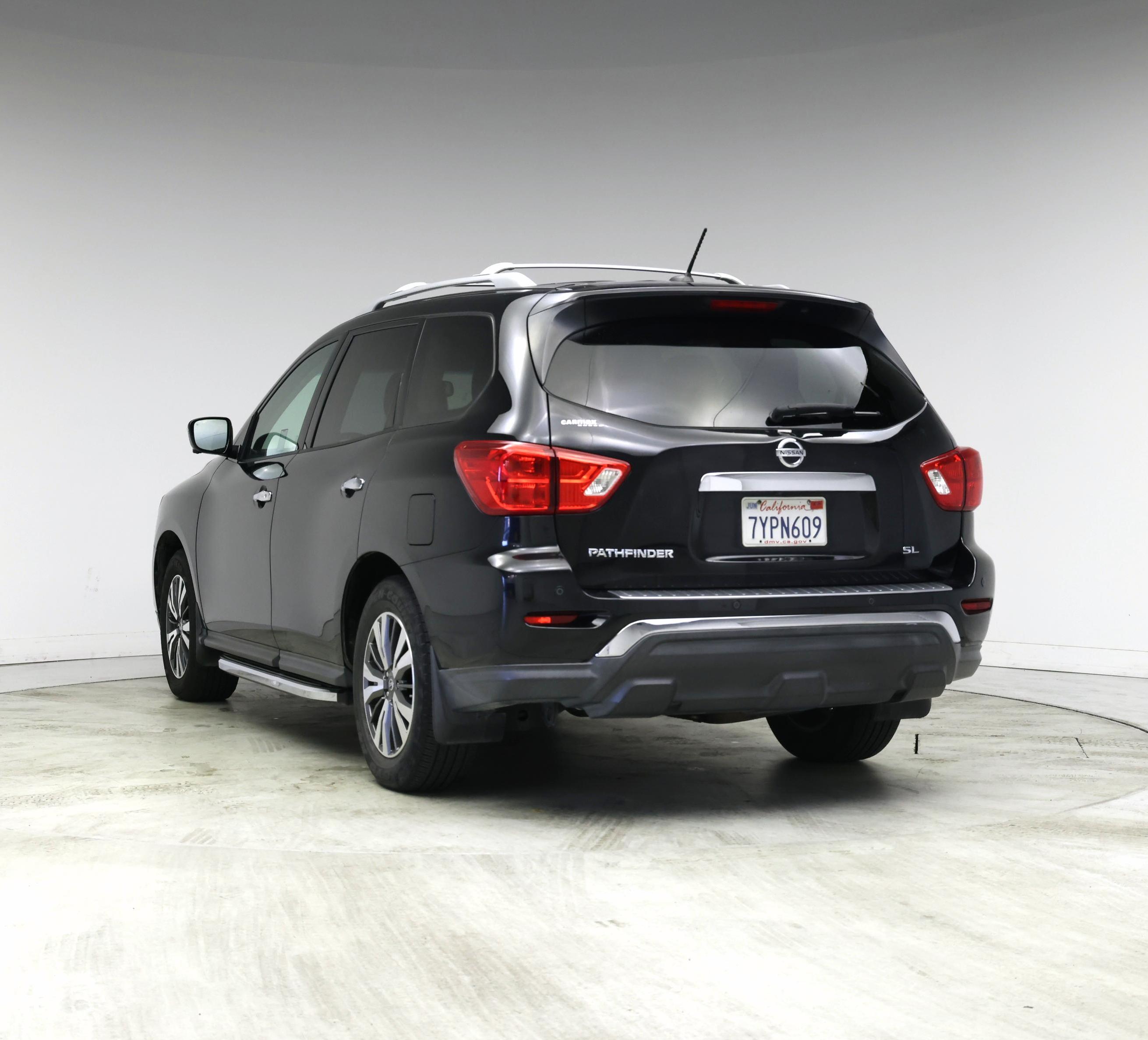 Thumbnail: 2017 Nissan Pathfinder - 2