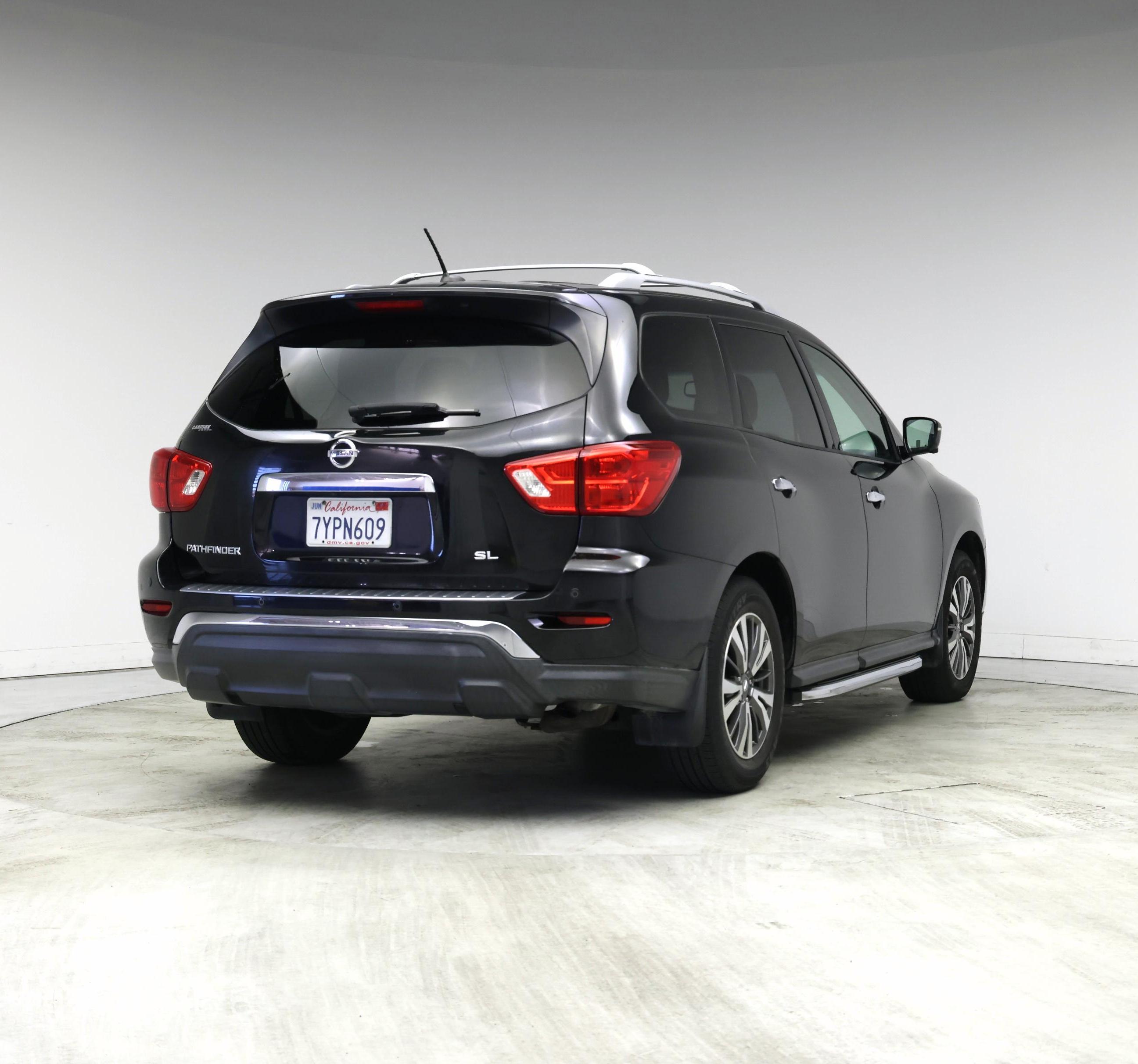 Thumbnail: 2017 Nissan Pathfinder - 8