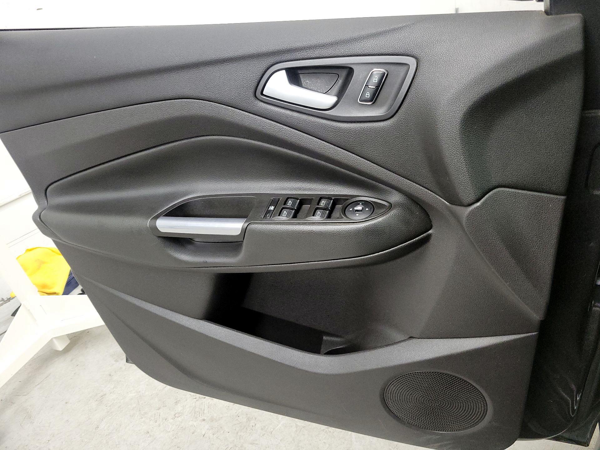 Thumbnail: 2015 Ford C-Max - 12