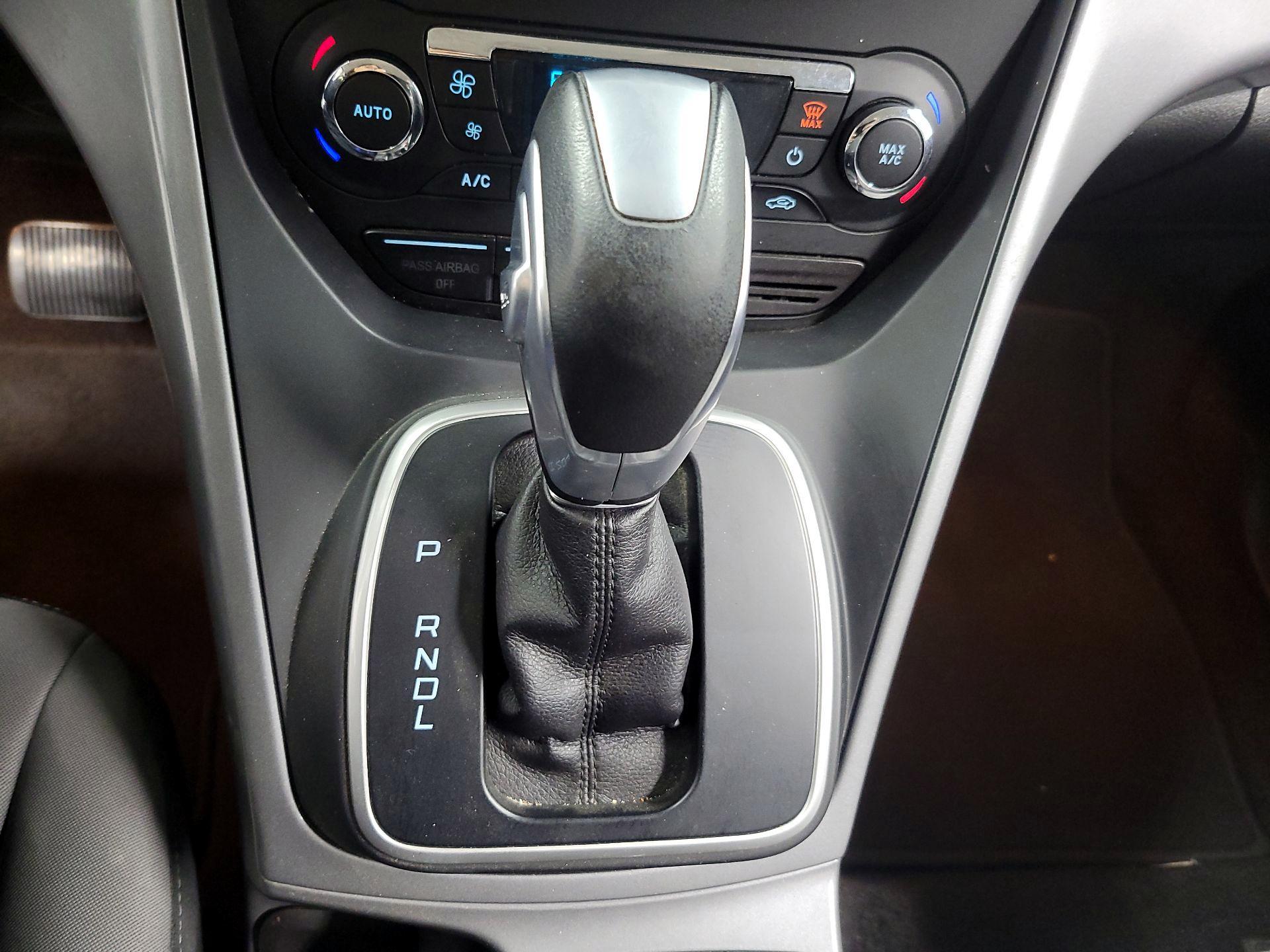 Thumbnail: 2015 Ford C-Max - 16
