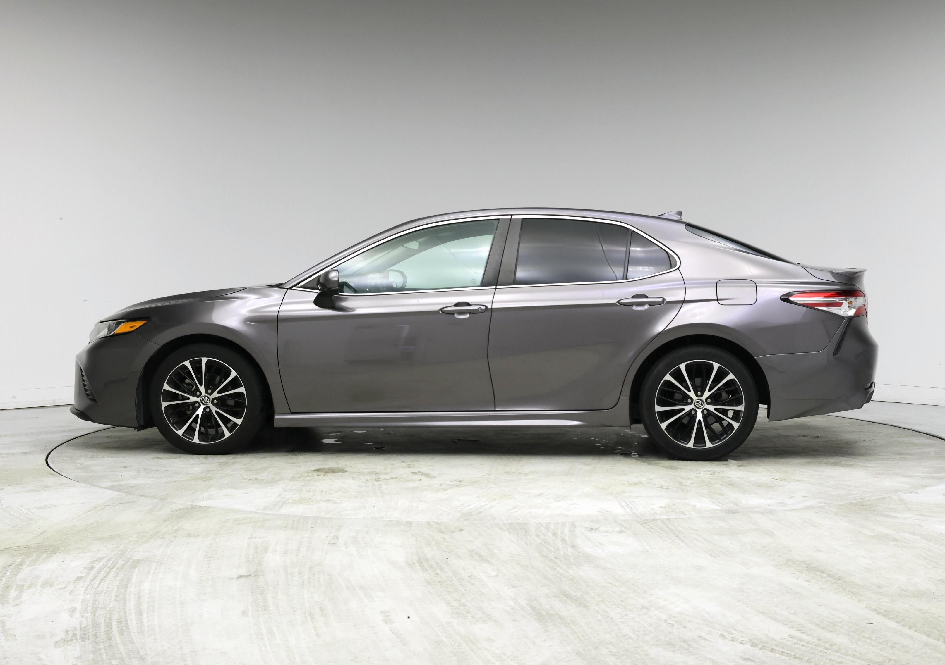 Thumbnail: 2020 Toyota Camry - 3