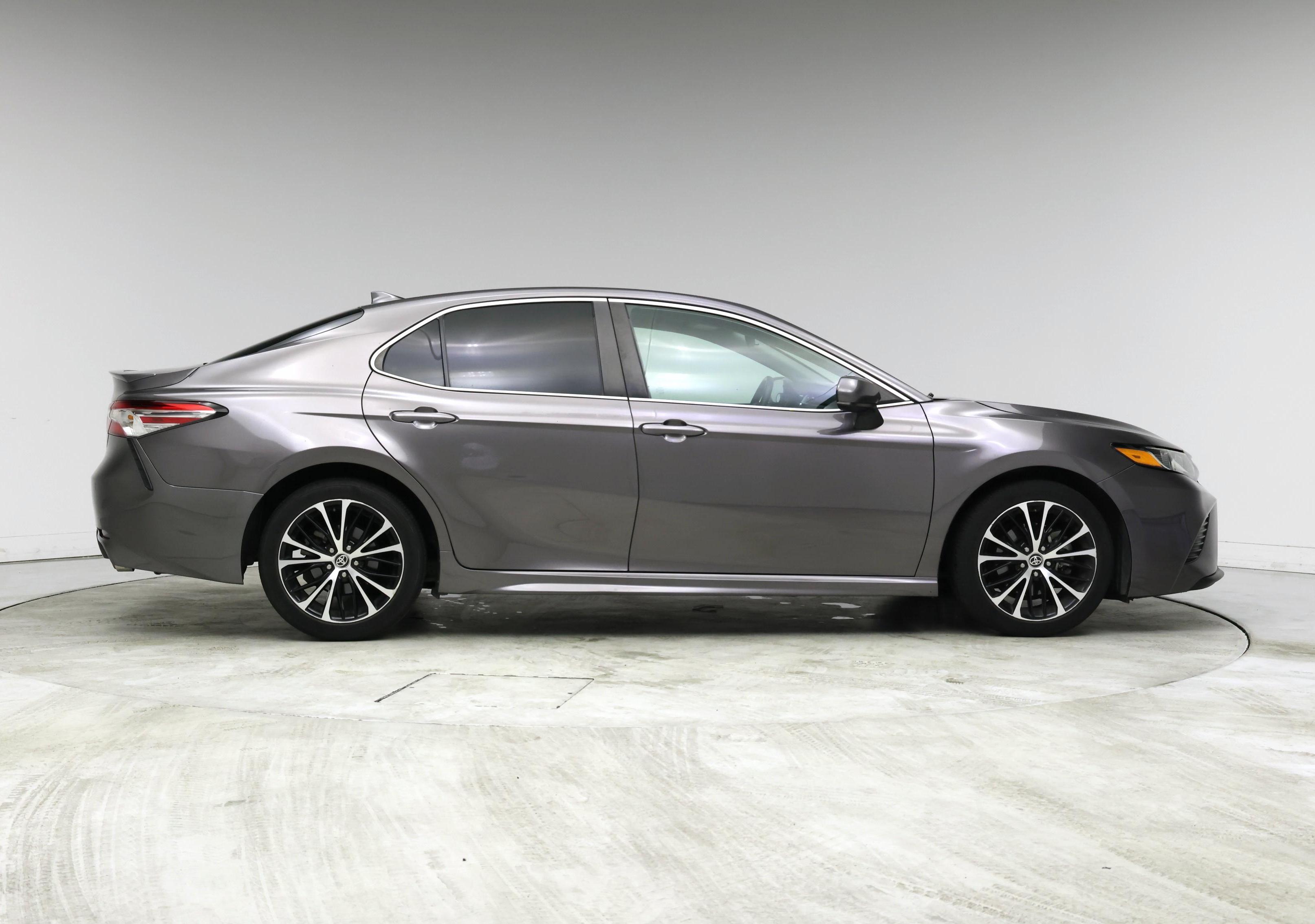 Thumbnail: 2020 Toyota Camry - 7