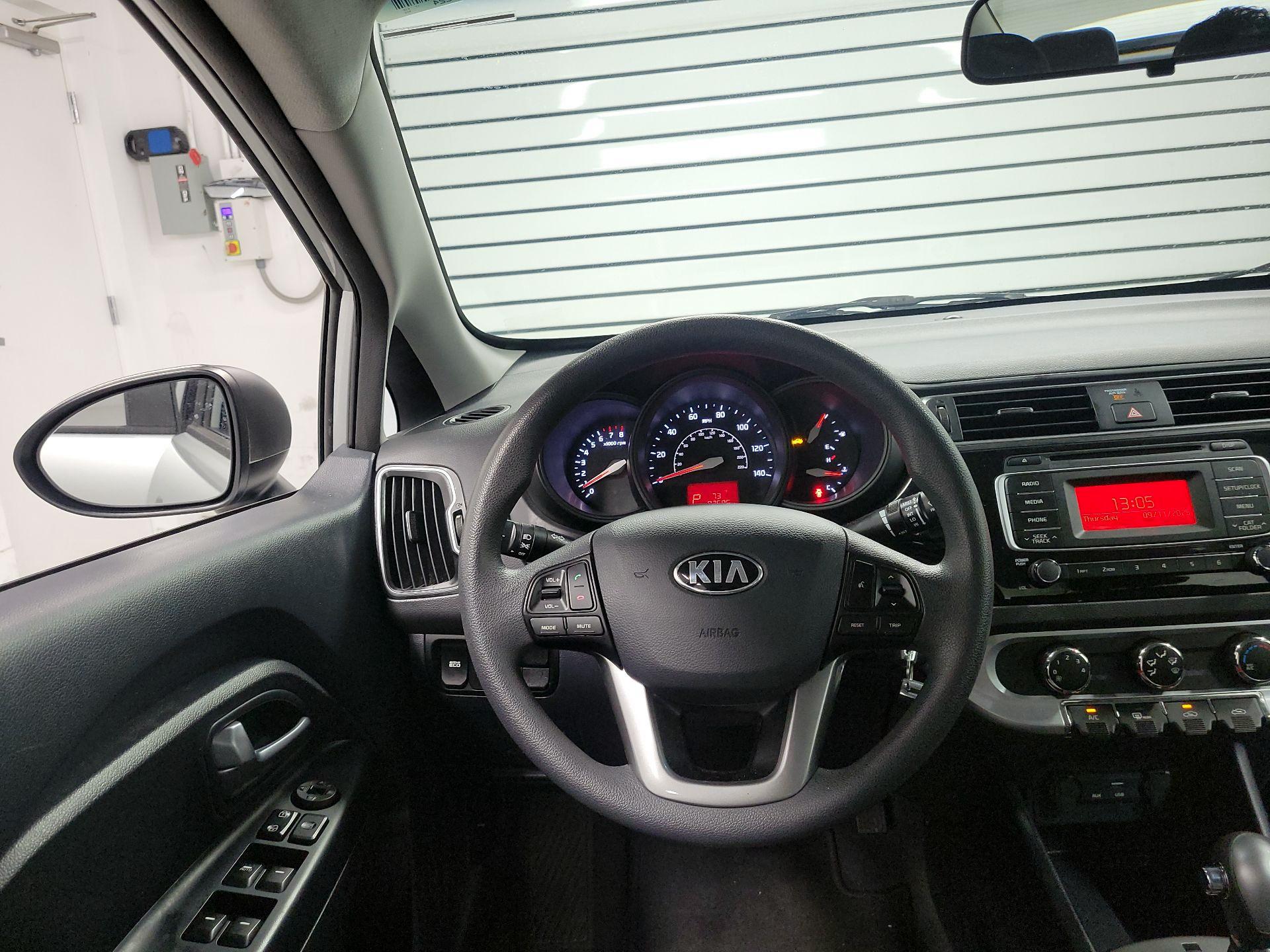 Thumbnail: 2017 Kia Rio - 10