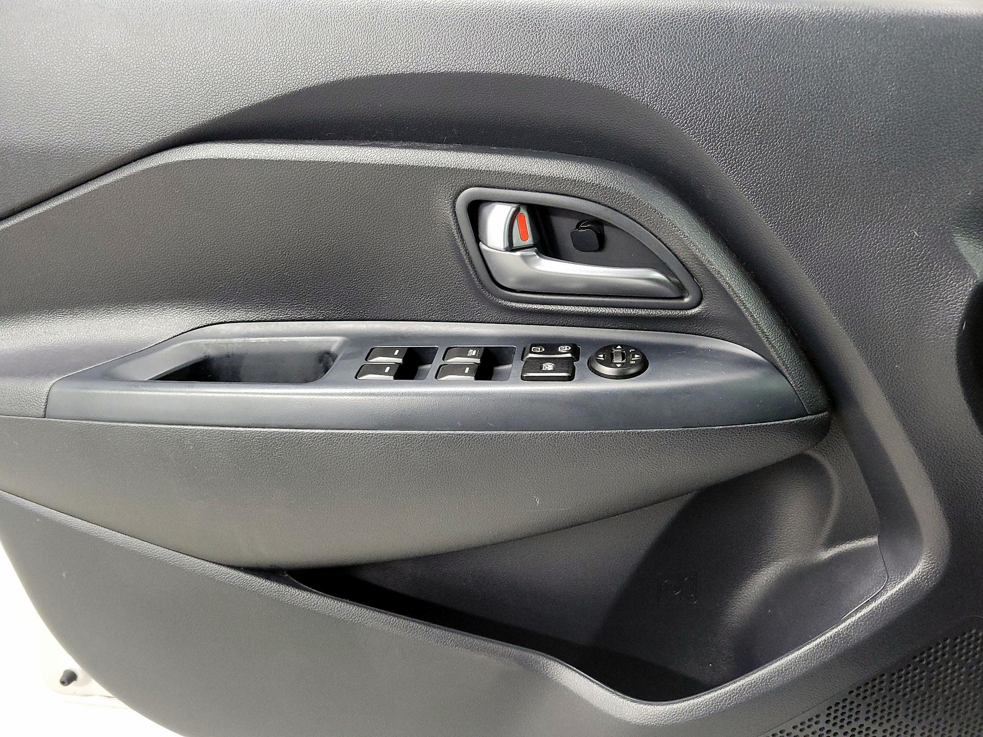 Thumbnail: 2017 Kia Rio - 12