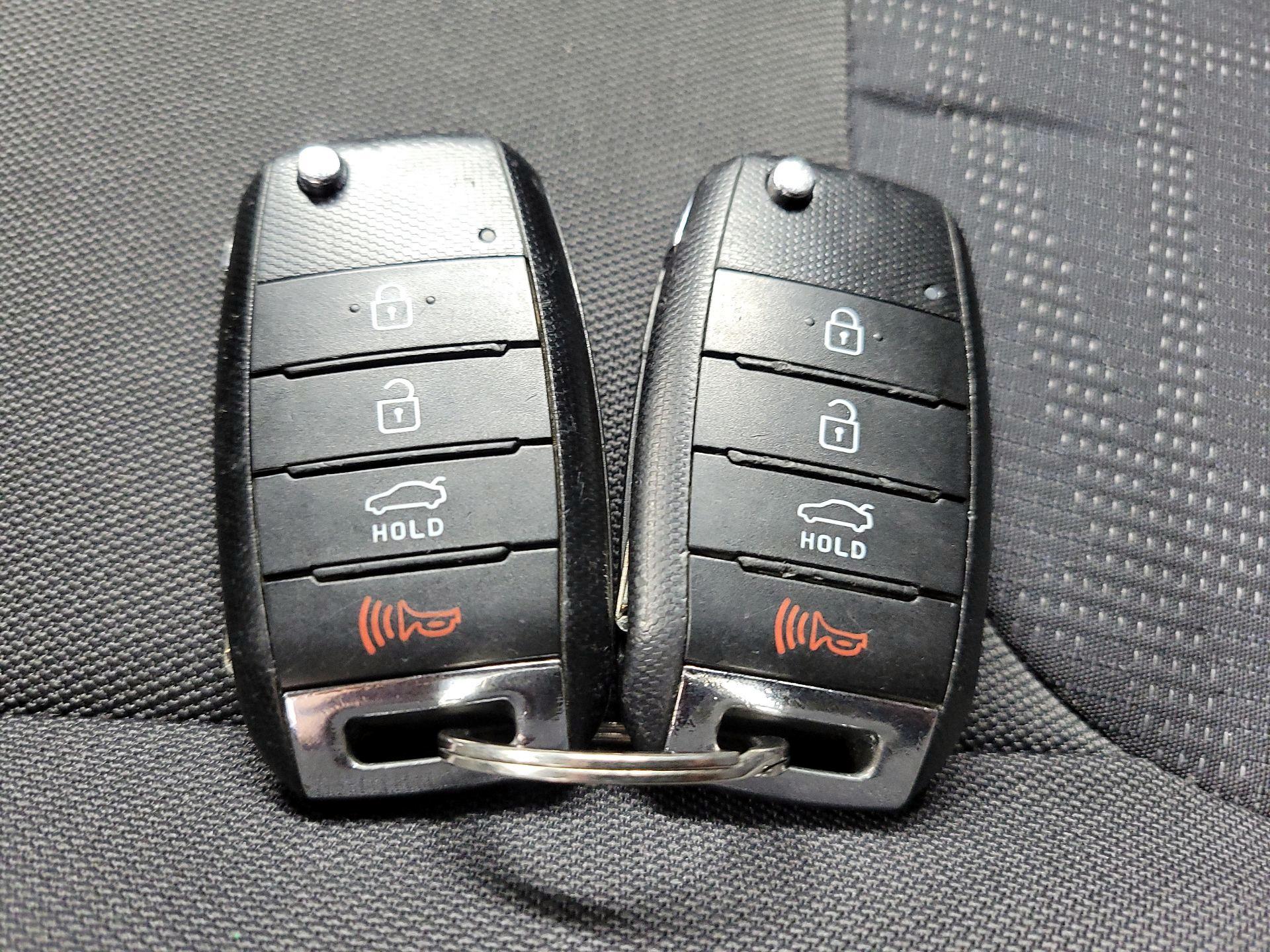 Thumbnail: 2017 Kia Rio - 20