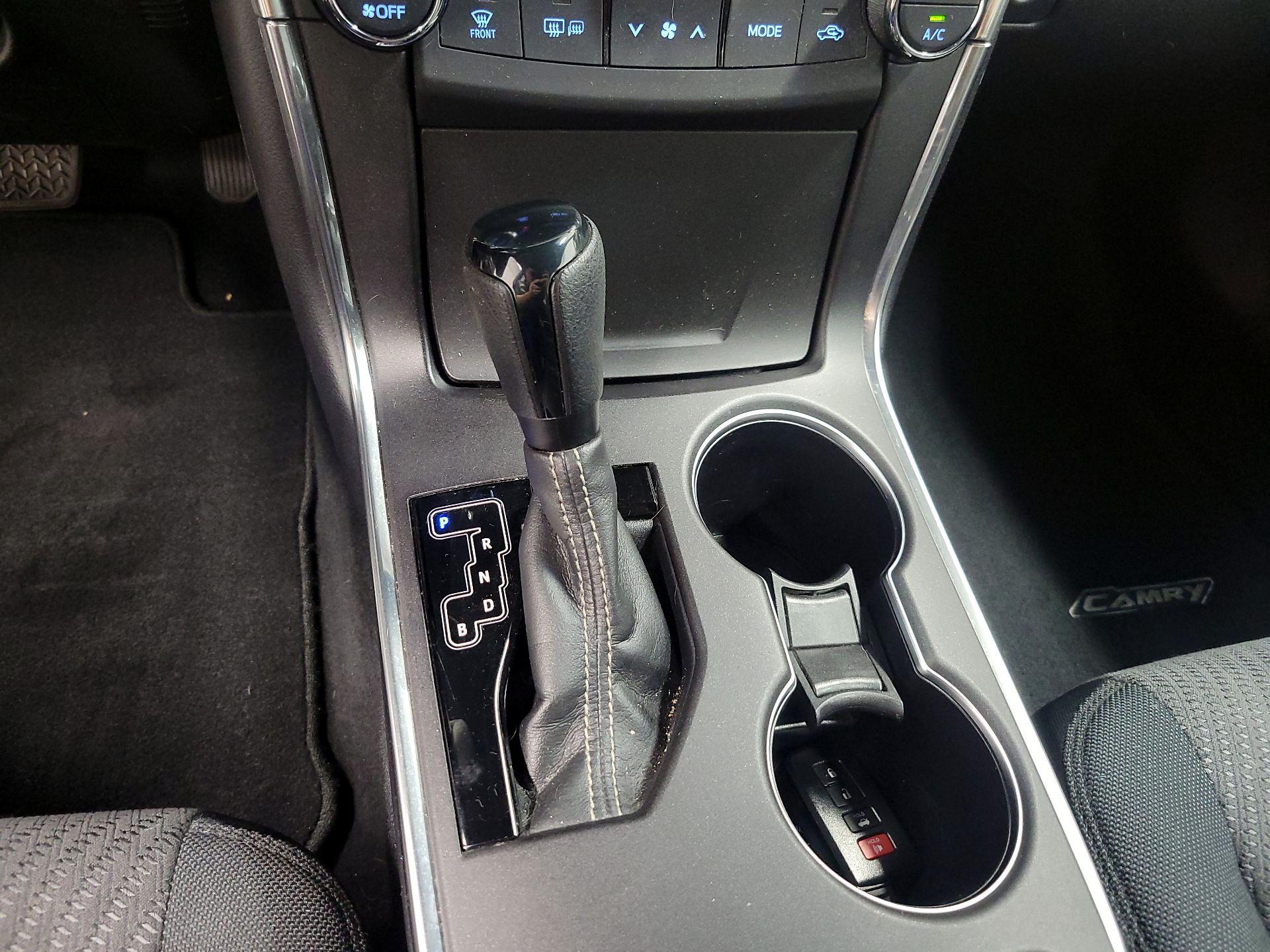 Thumbnail: 2016 Toyota Camry - 17