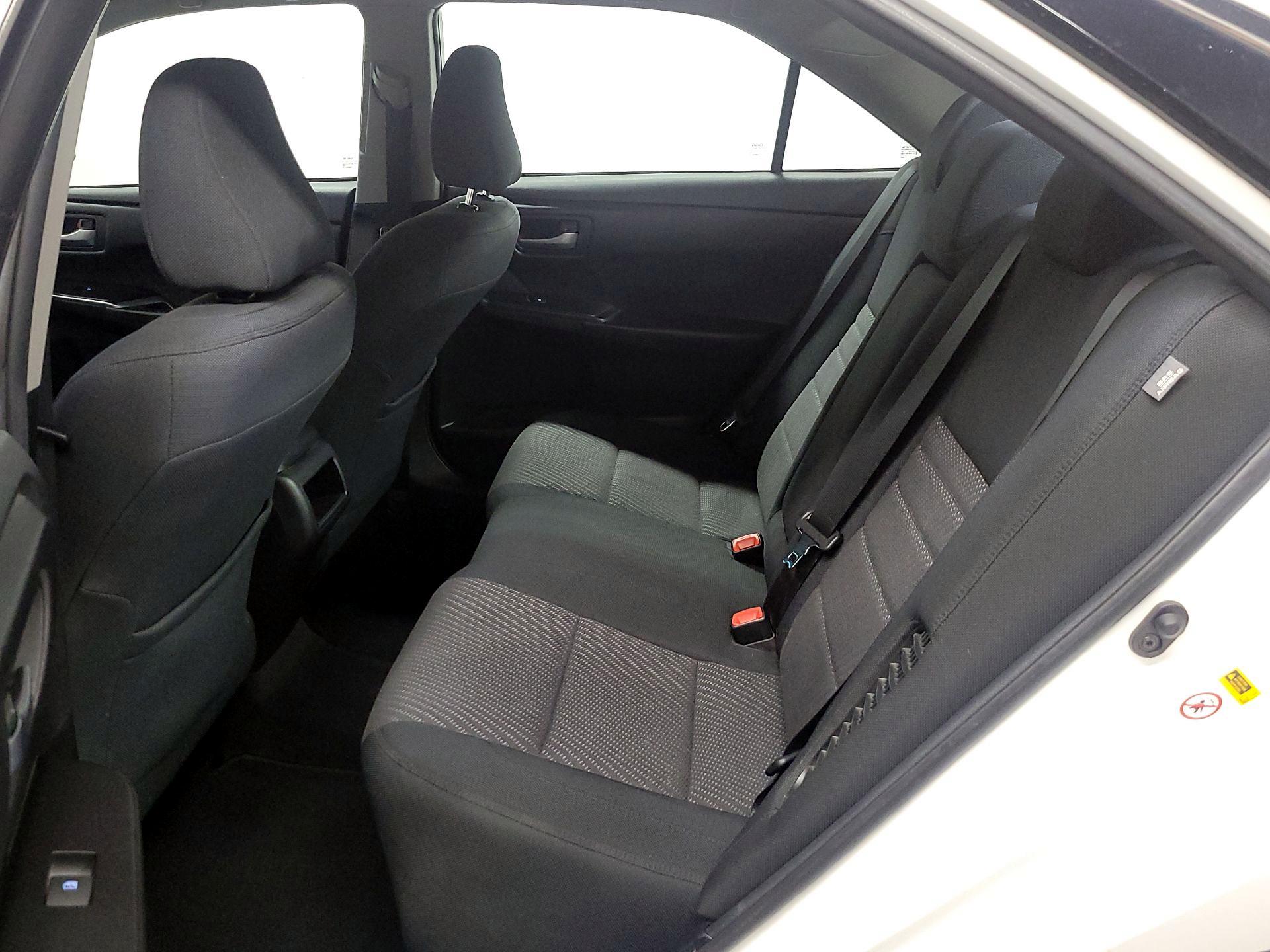 Thumbnail: 2016 Toyota Camry - 18