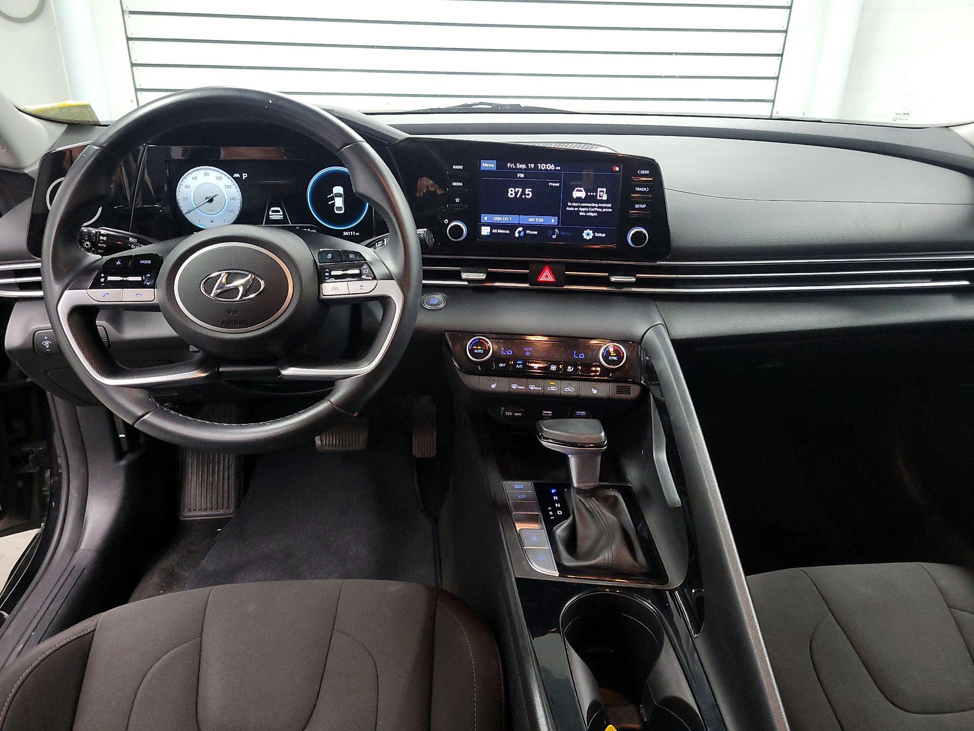 Thumbnail: 2022 Hyundai Elantra - 9