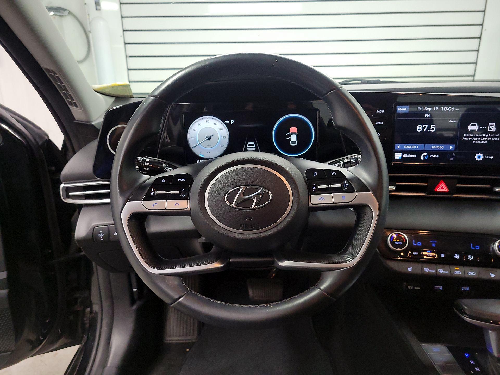Thumbnail: 2022 Hyundai Elantra - 10