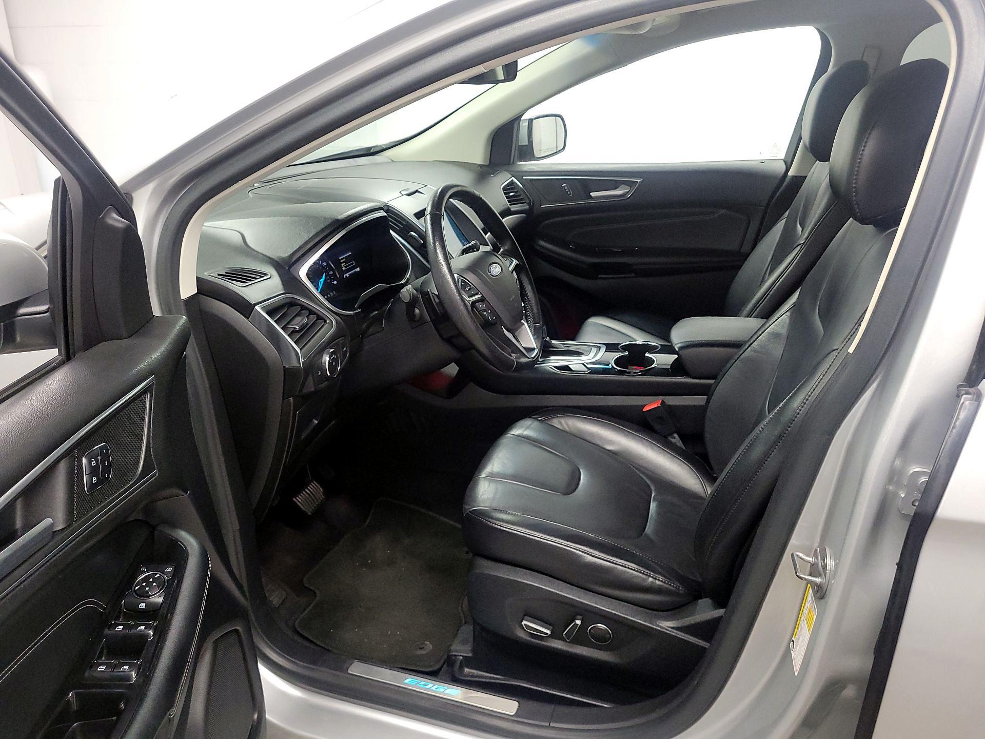 Thumbnail: 2016 Ford Edge - 11
