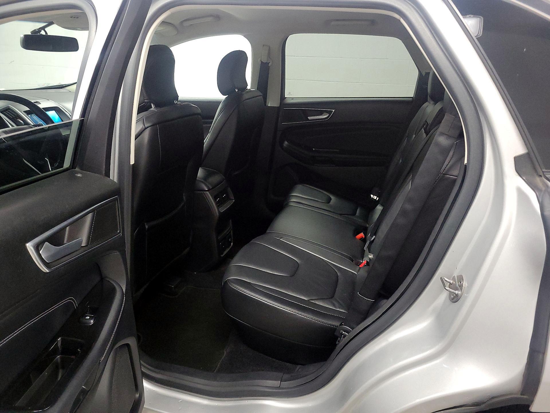 Thumbnail: 2016 Ford Edge - 20