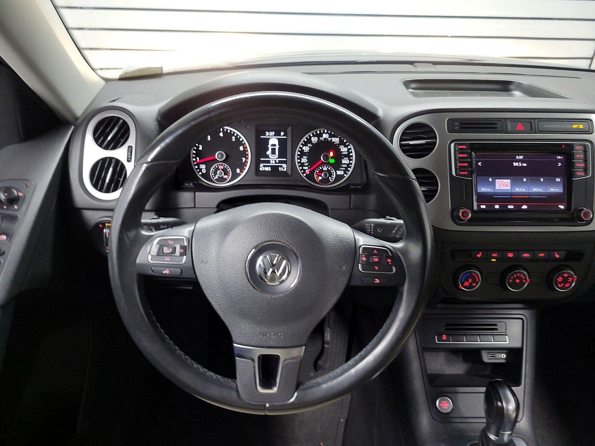 Thumbnail: 2017 Volkswagen Tiguan - 10