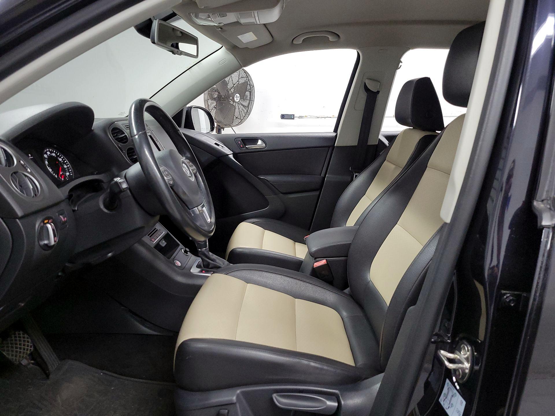 Thumbnail: 2017 Volkswagen Tiguan - 11