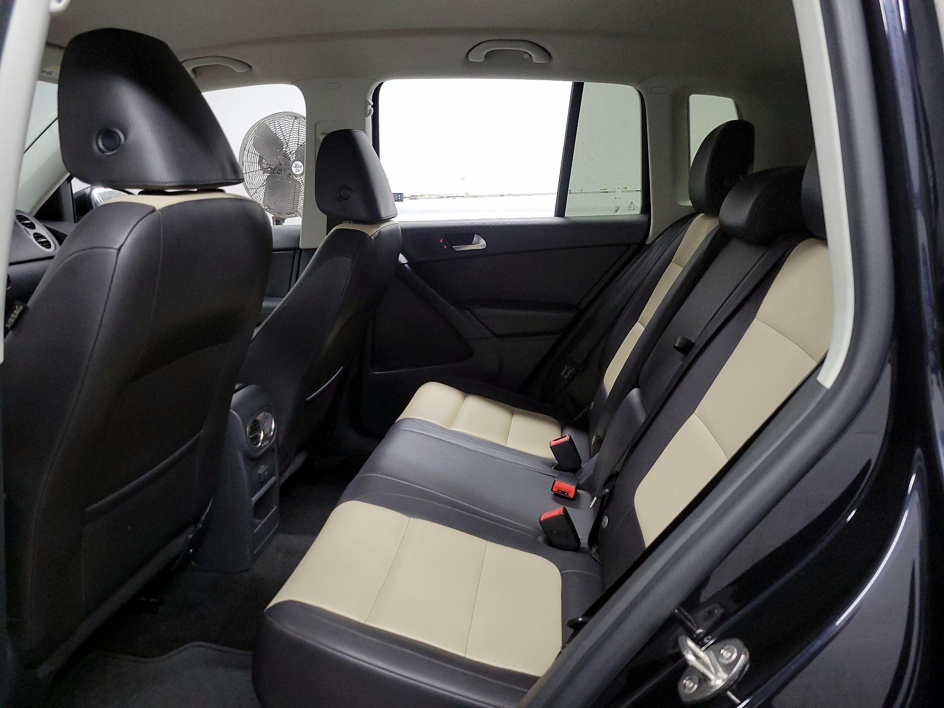 Thumbnail: 2017 Volkswagen Tiguan - 17