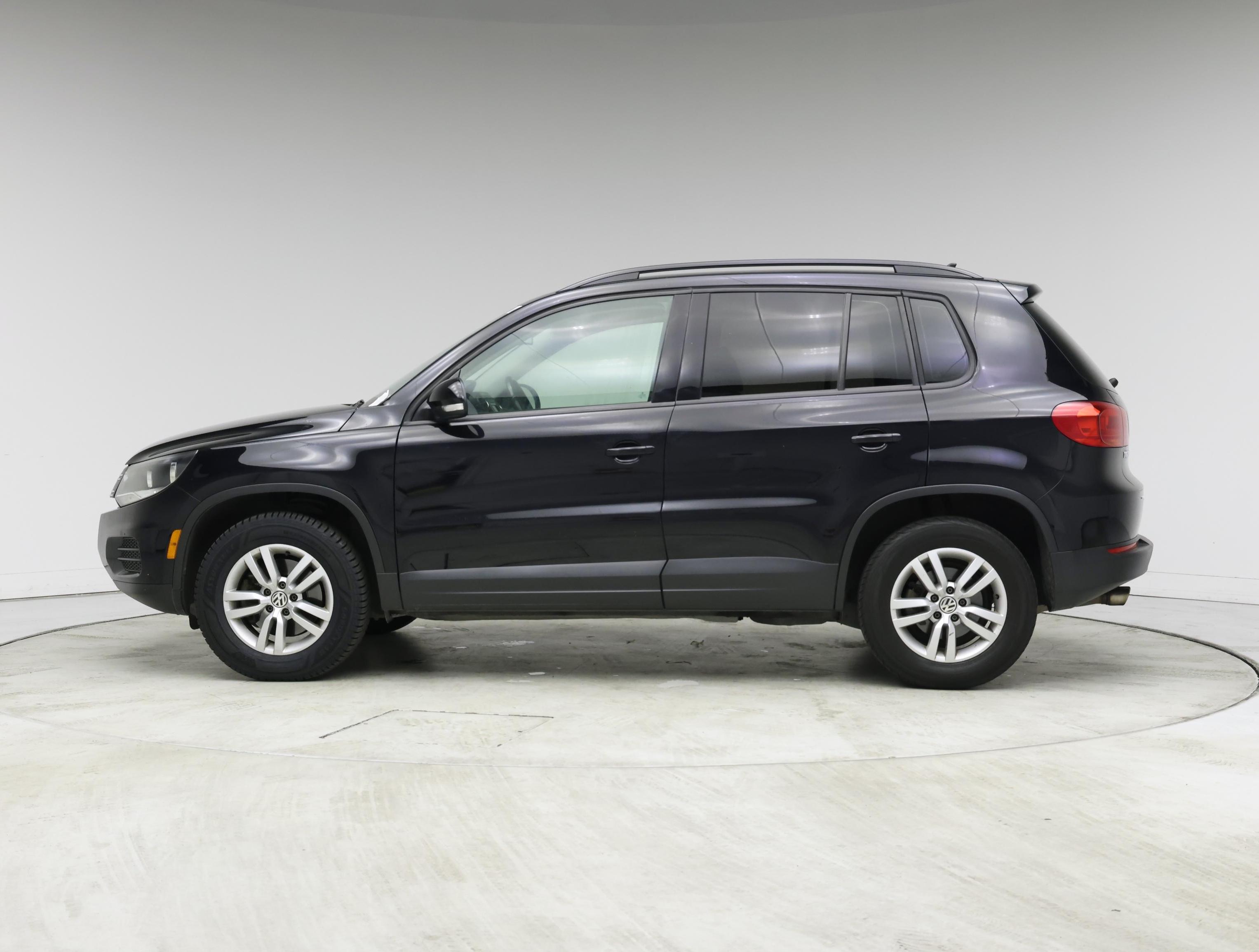 Thumbnail: 2017 Volkswagen Tiguan - 3