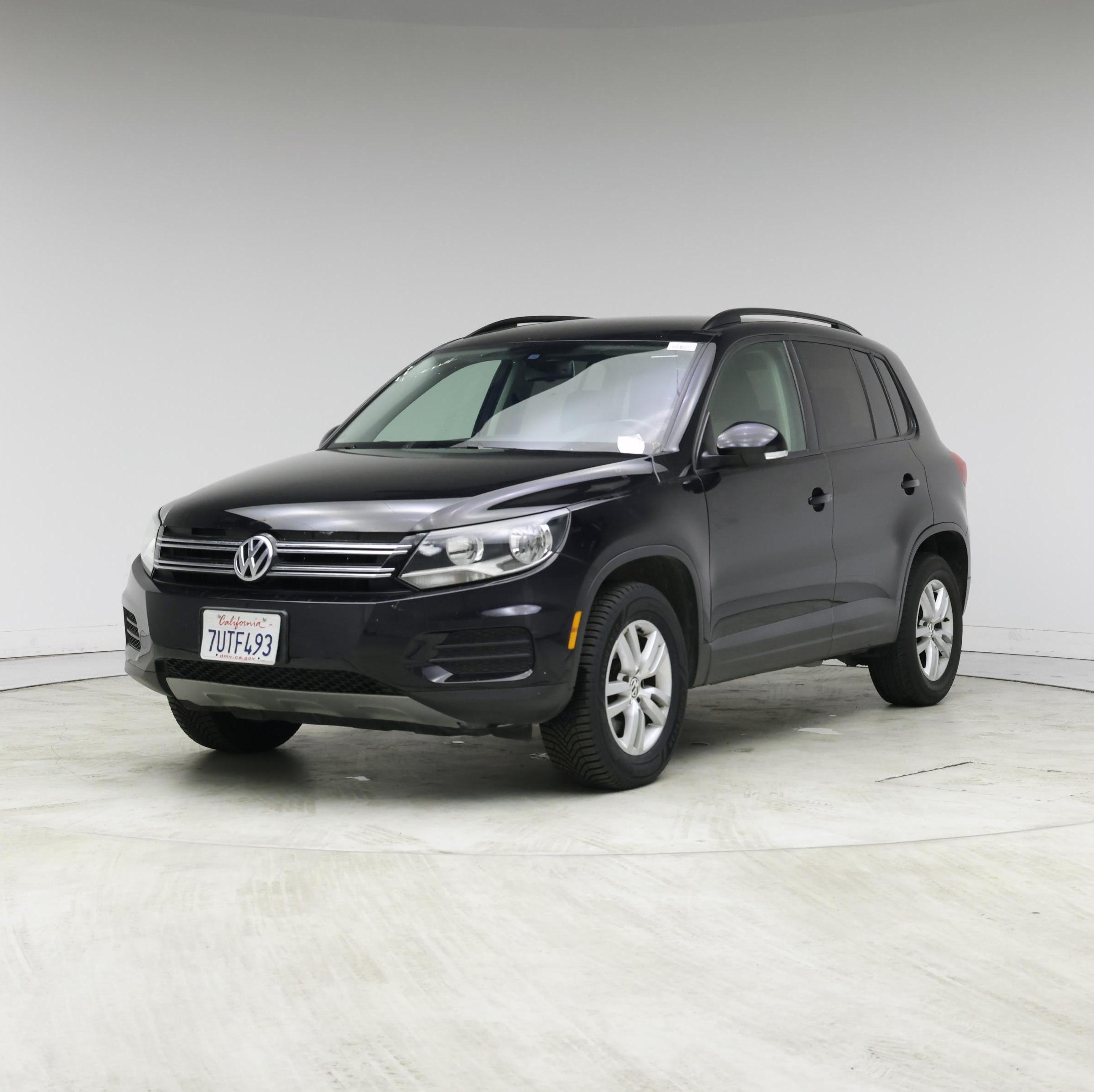 Thumbnail: 2017 Volkswagen Tiguan - 4