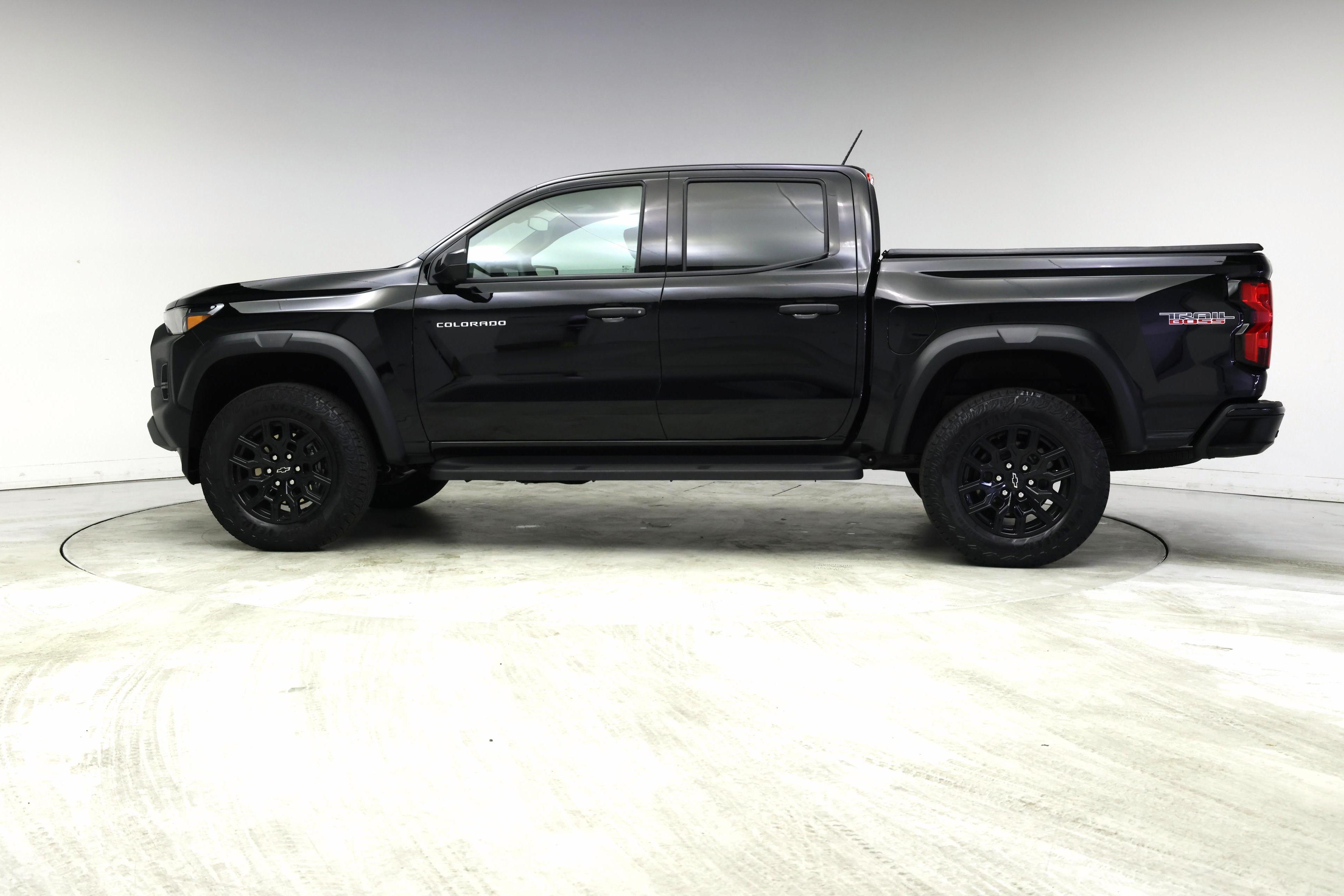 Thumbnail: 2025 Chevrolet Colorado - 3