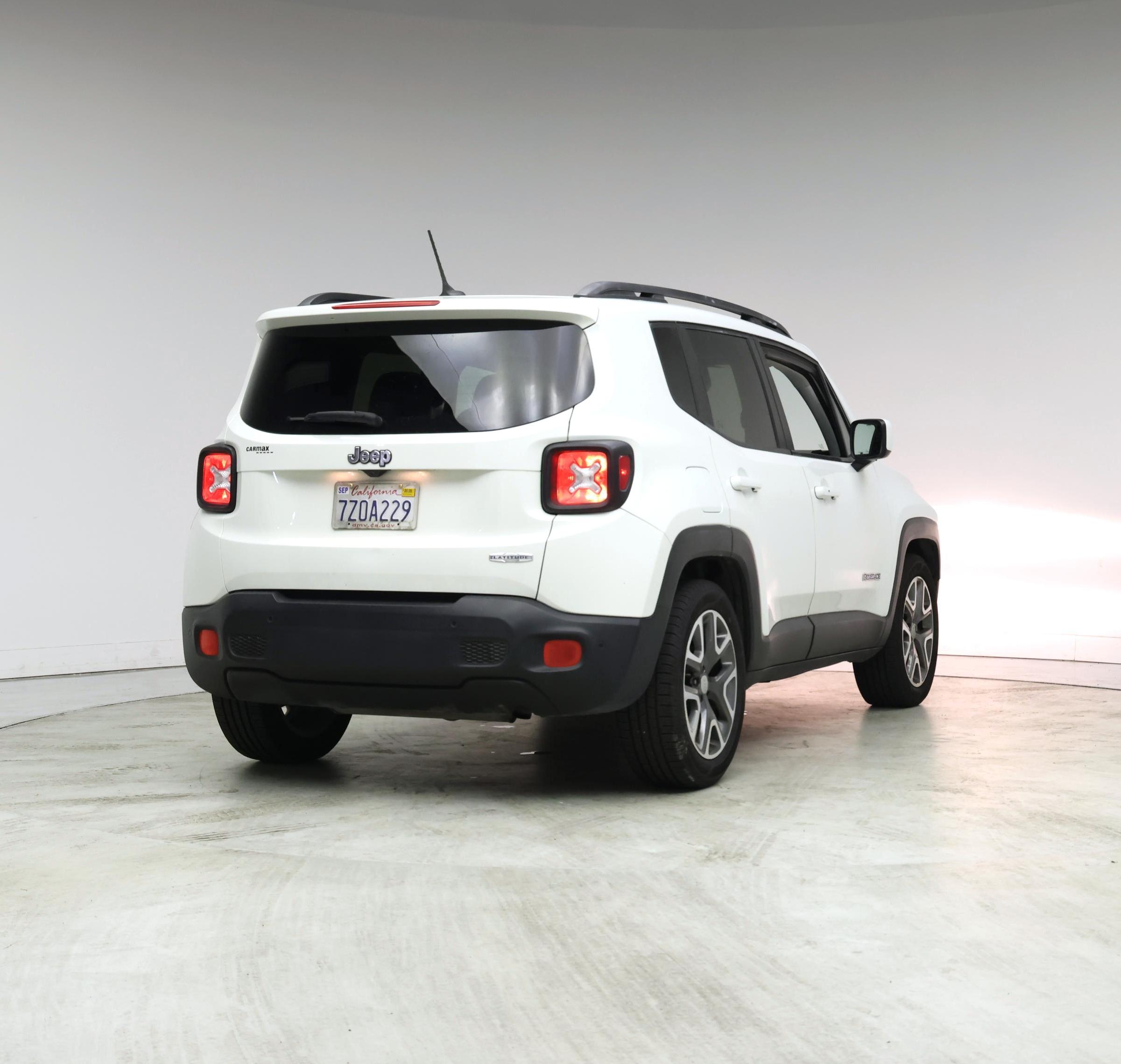 Thumbnail: 2017 Jeep Renegade - 8