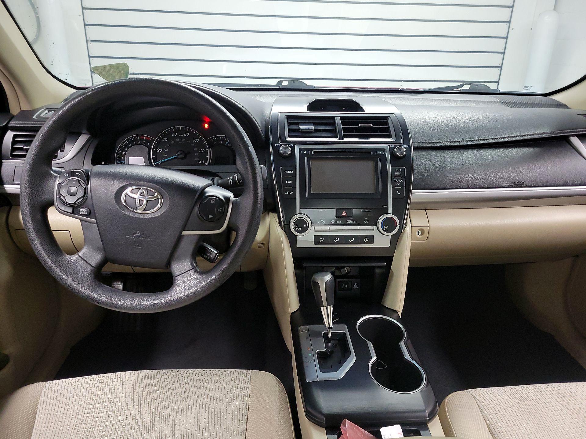 Thumbnail: 2014 Toyota Camry - 9