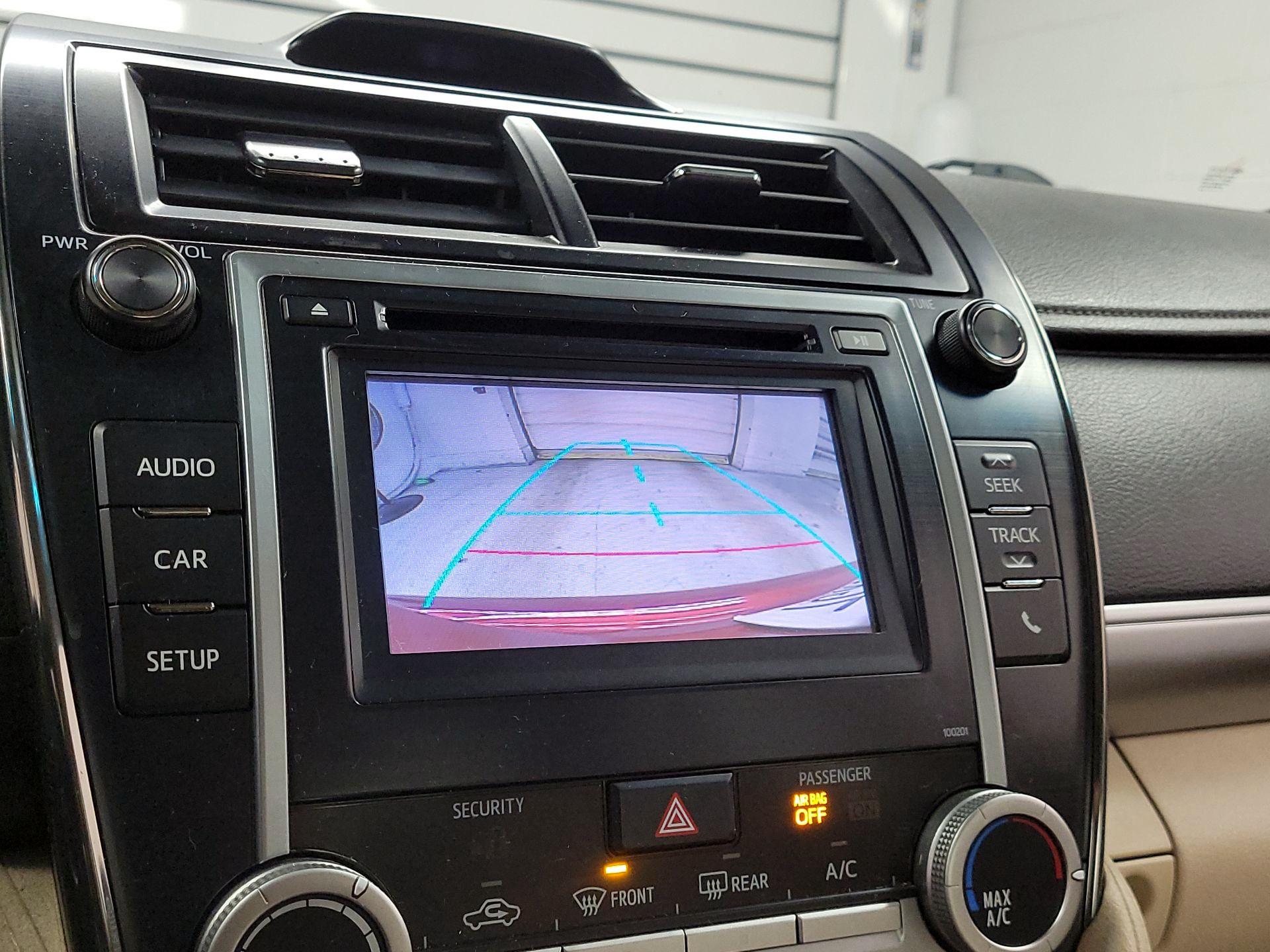 Thumbnail: 2014 Toyota Camry - 14