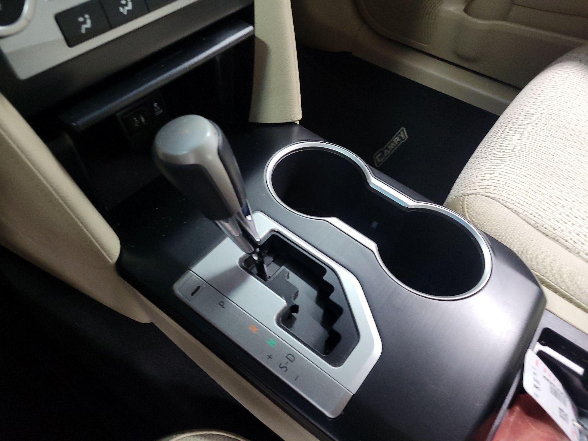 Thumbnail: 2014 Toyota Camry - 17