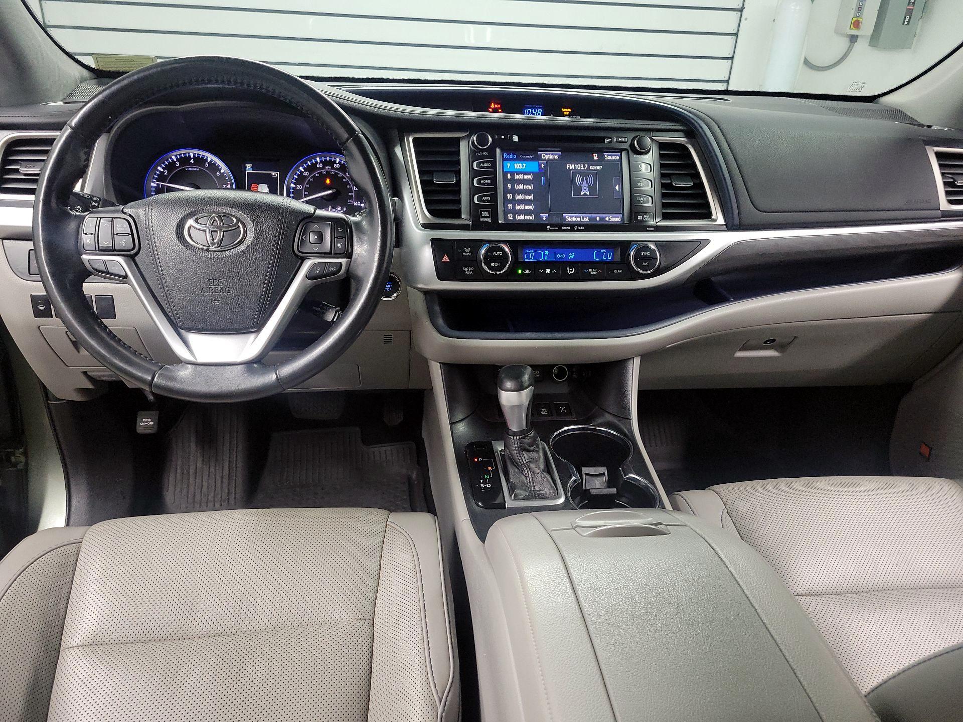Thumbnail: 2019 Toyota Highlander - 9