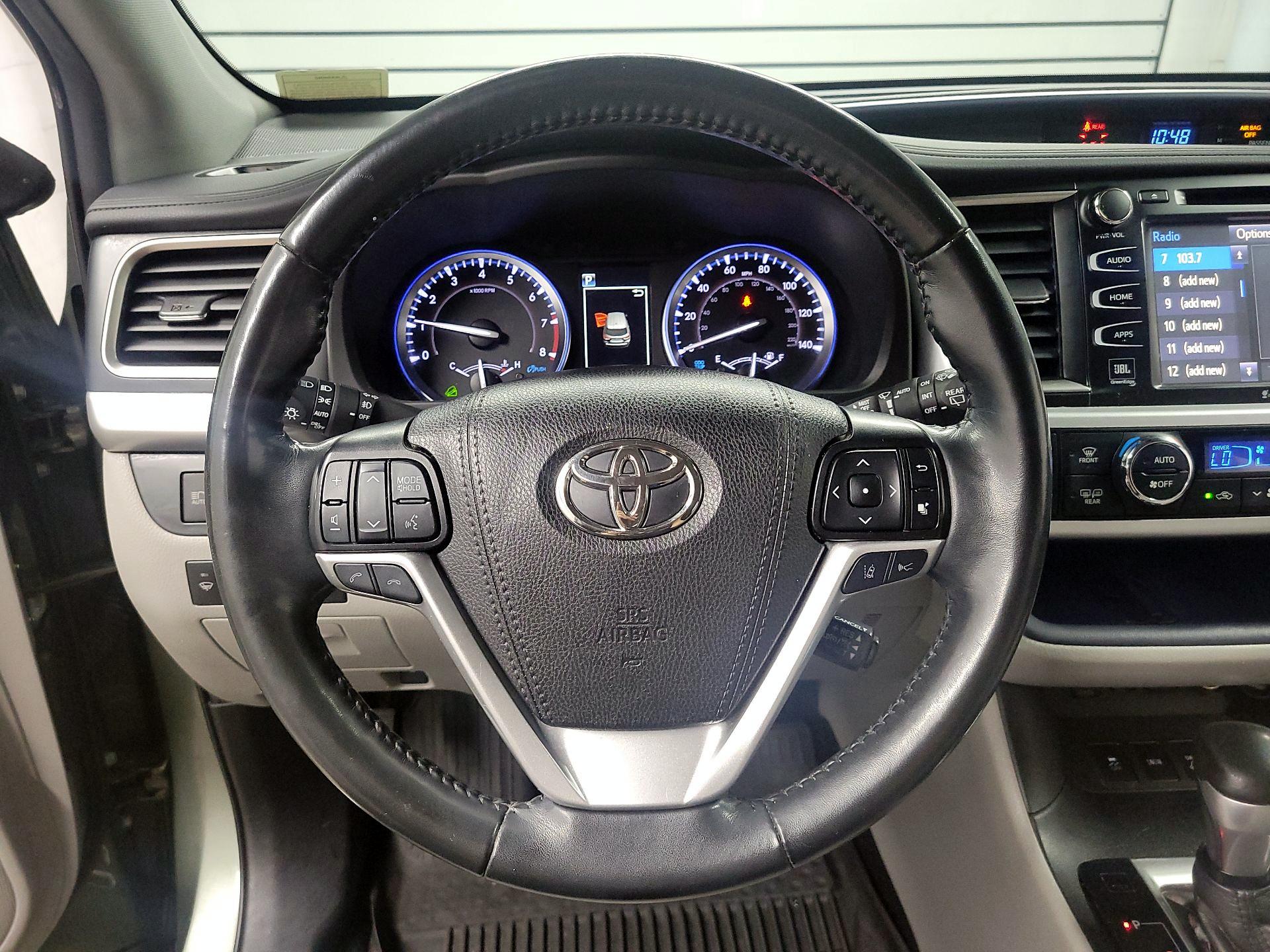 Thumbnail: 2019 Toyota Highlander - 10